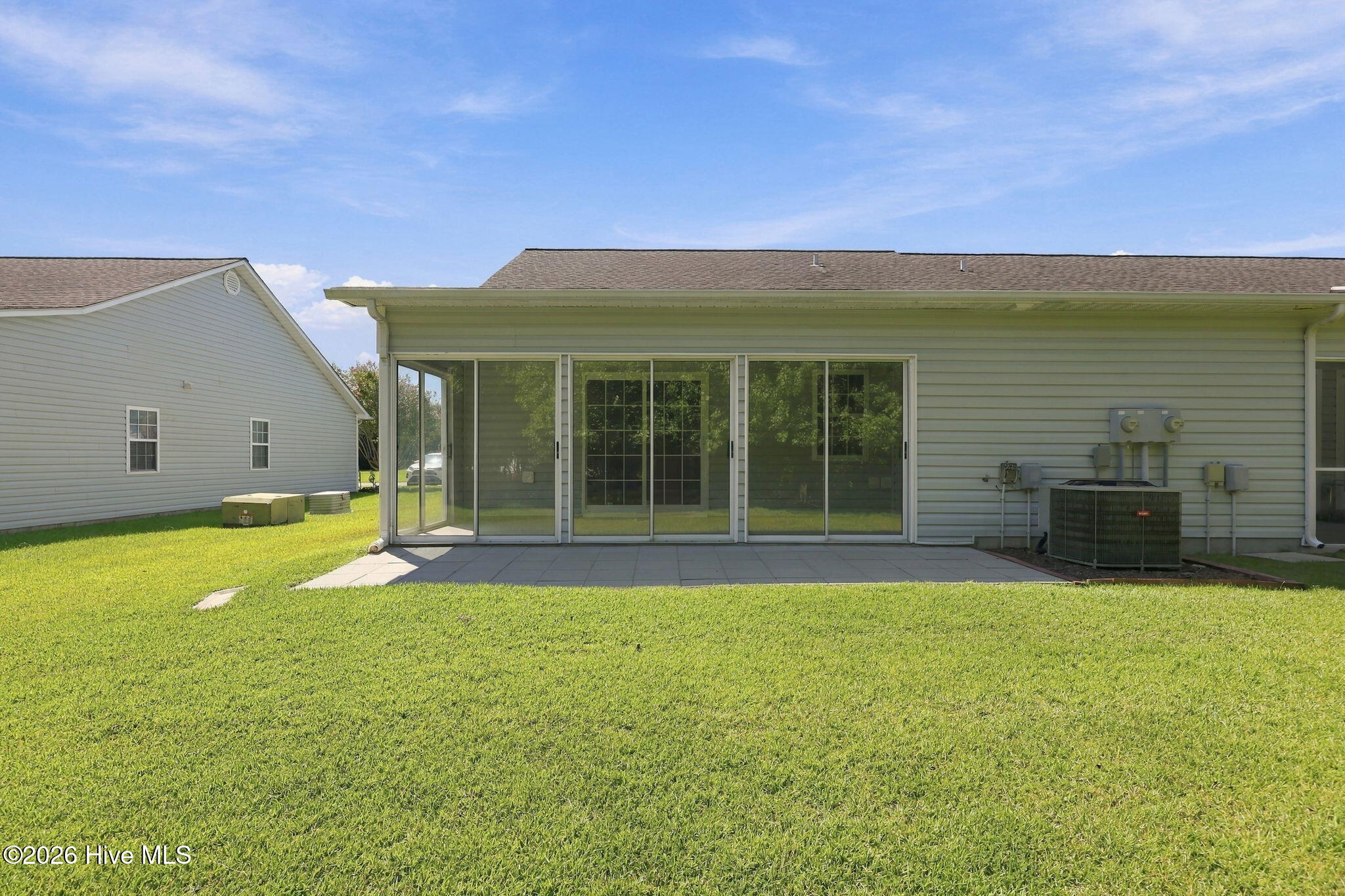 1001 Courtyard E Property Photo 33