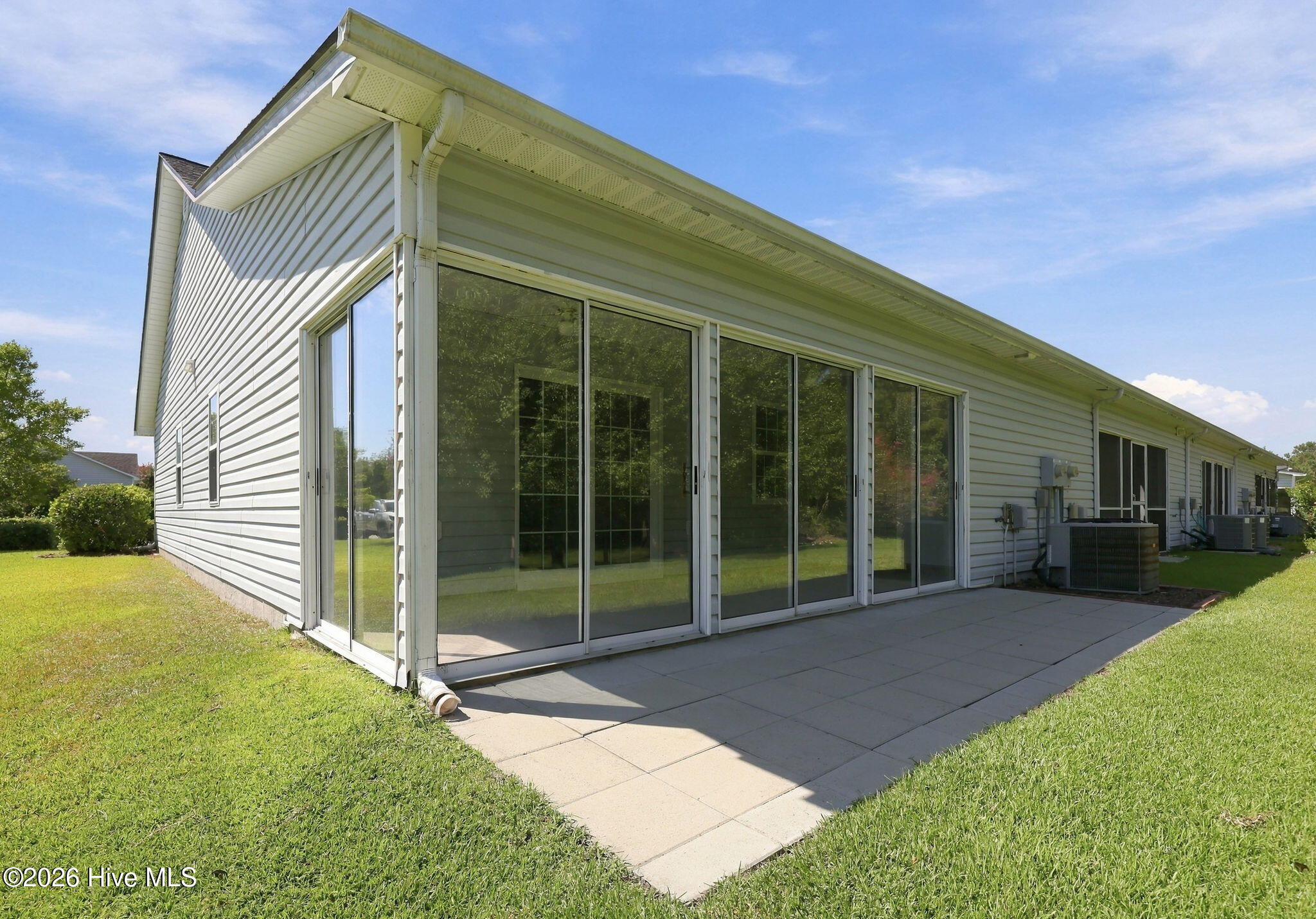 1001 Courtyard E Property Photo 35