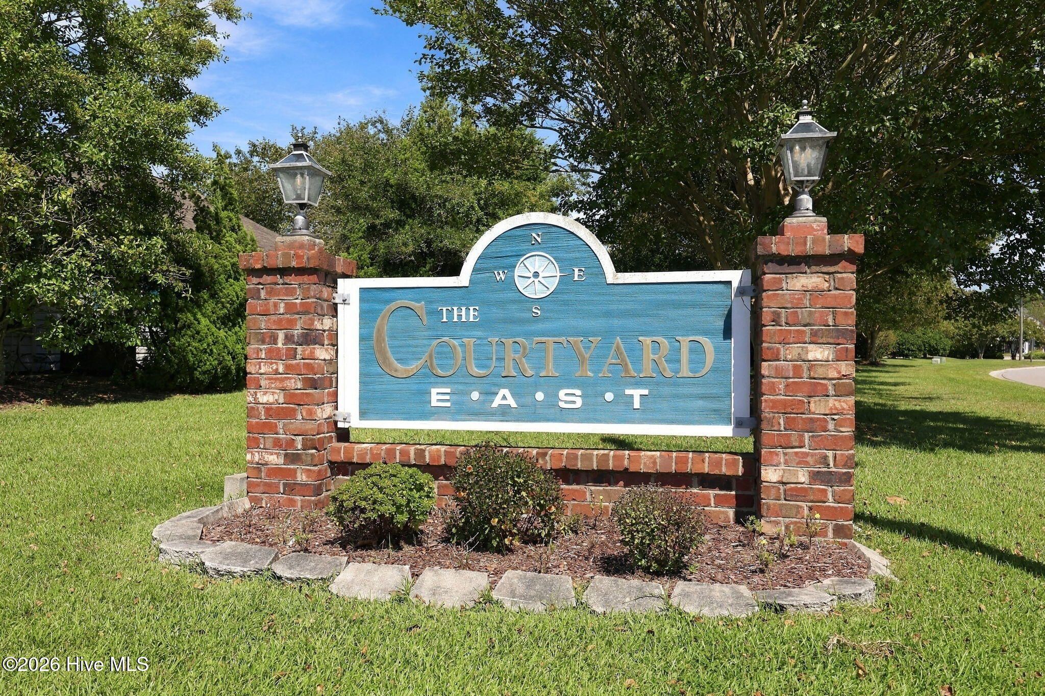 1001 Courtyard E Property Photo 48