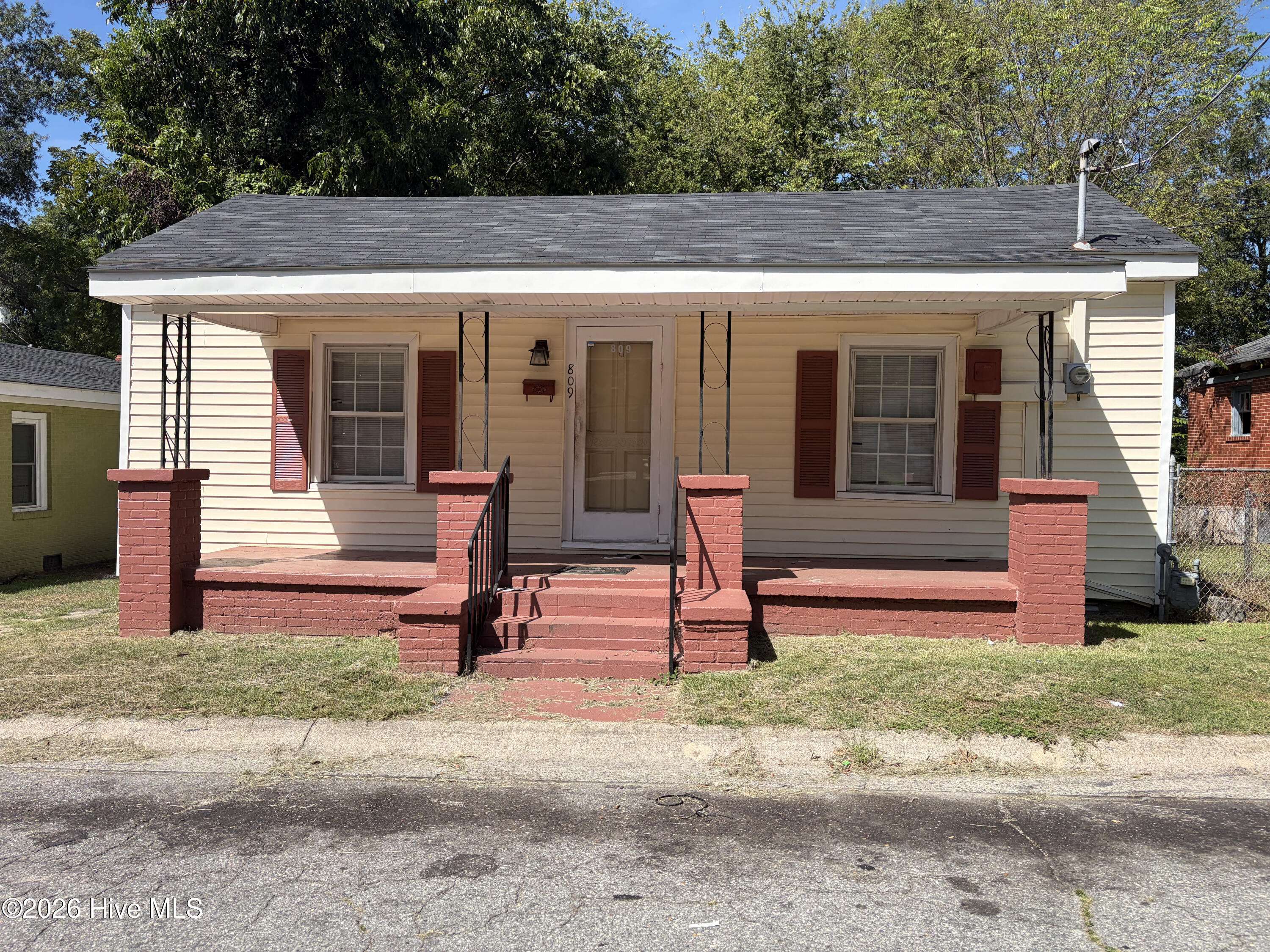 809 Isler Street Property Photo 1