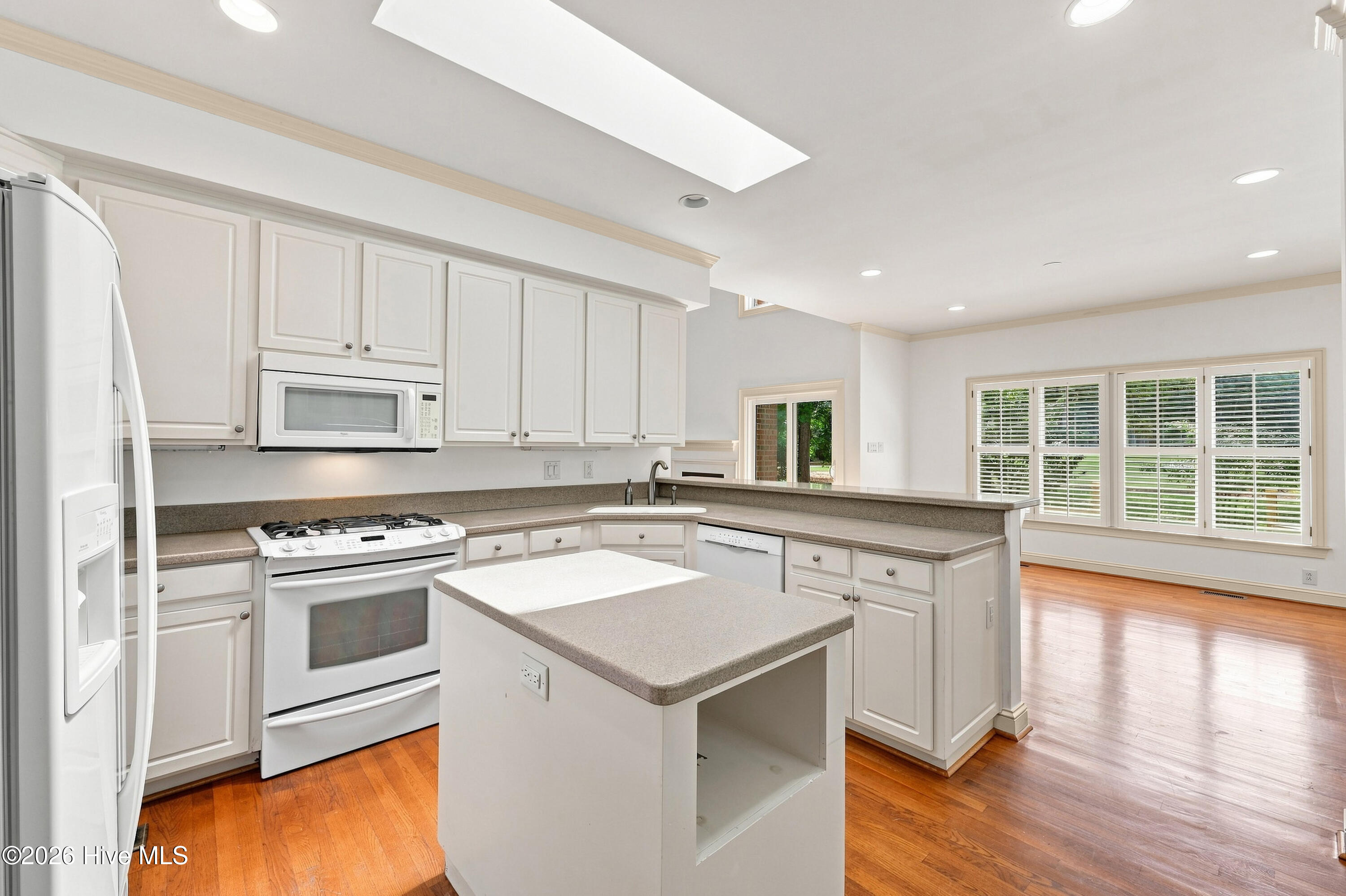 1103 Devonshire Drive Property Photo 11