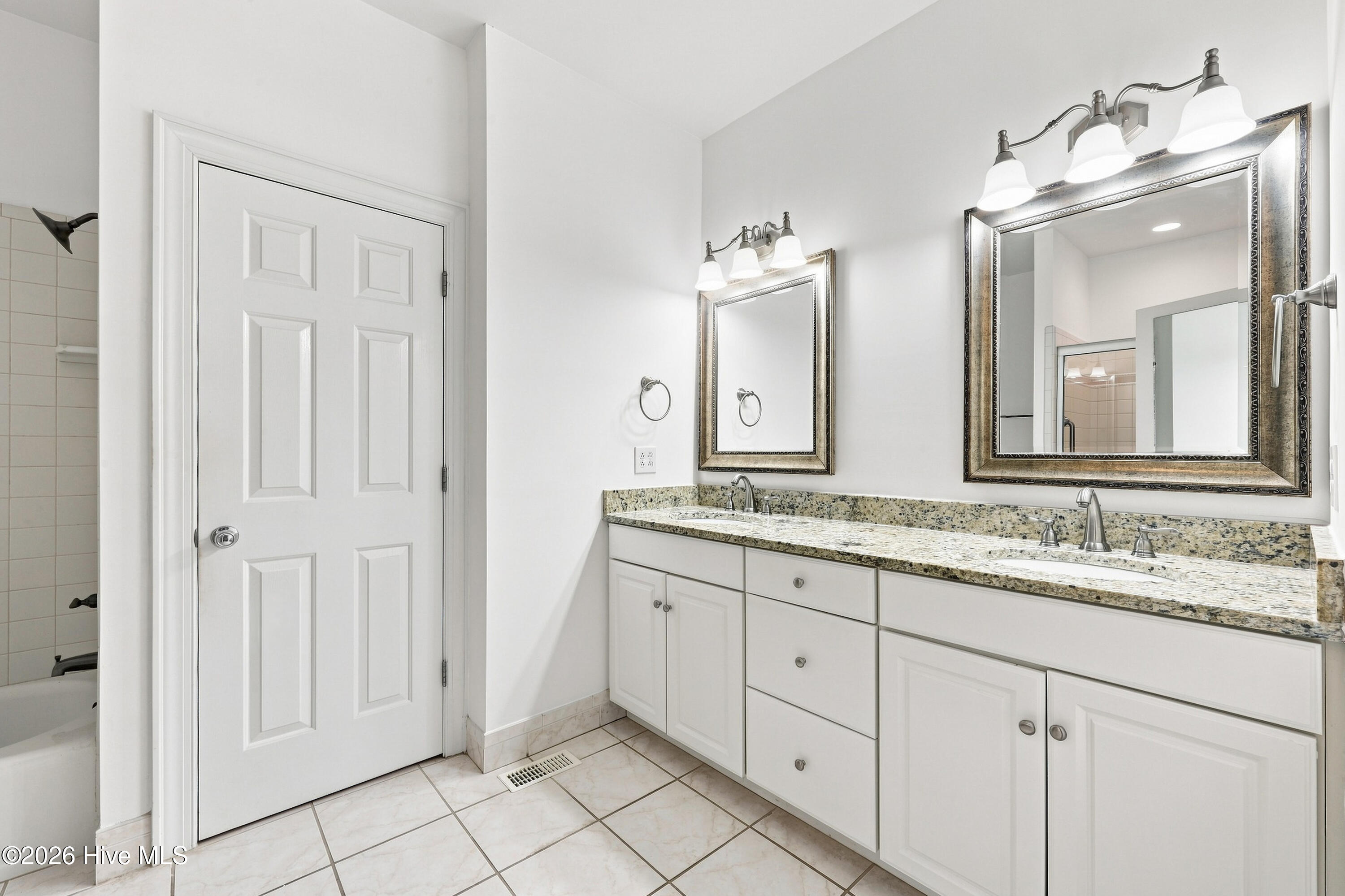 1103 Devonshire Drive Property Photo 15