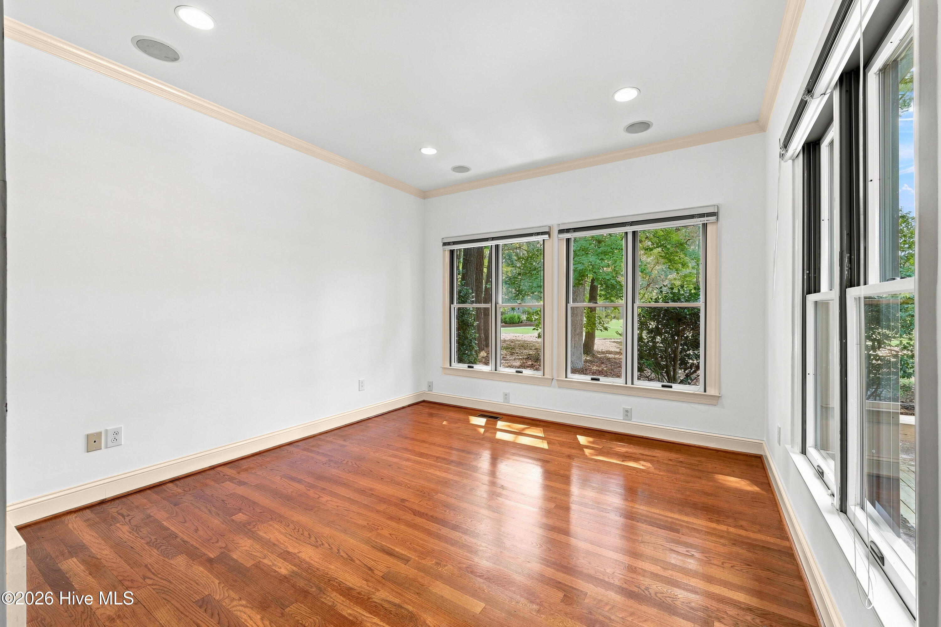 1103 Devonshire Drive Property Photo 20