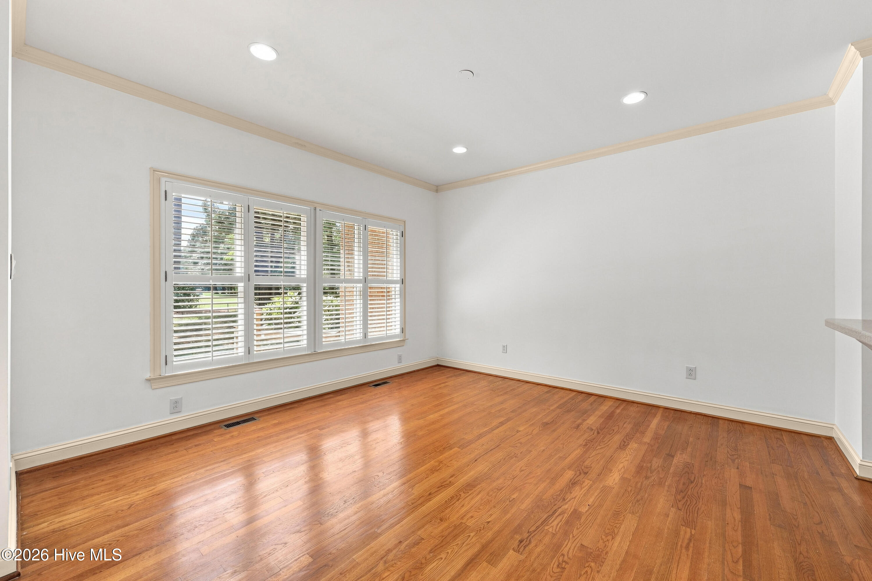 1103 Devonshire Drive Property Photo 24