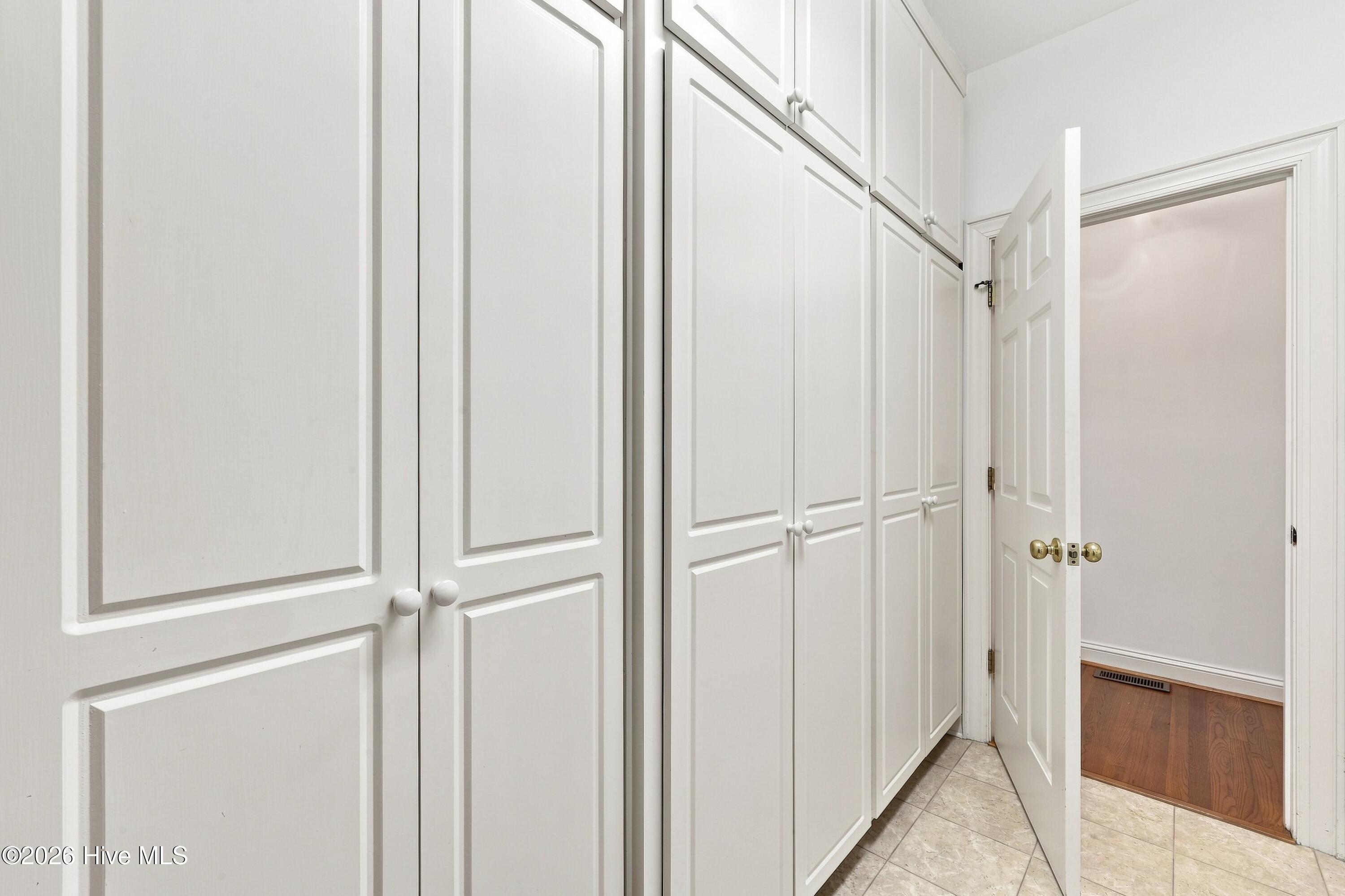 1103 Devonshire Drive Property Photo 30