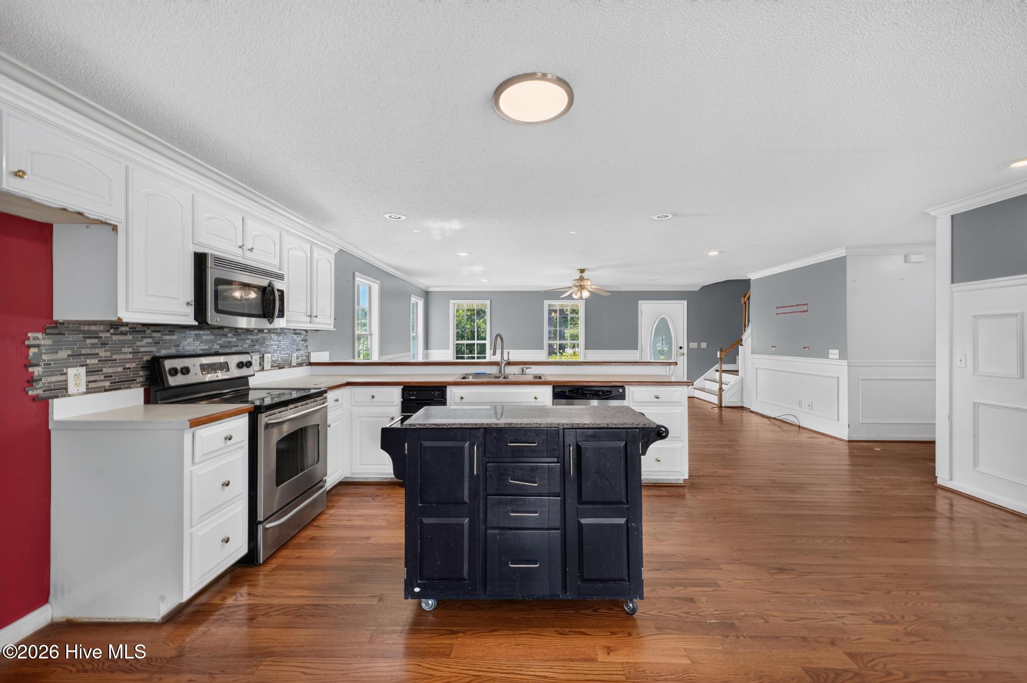 1072 Meadow Lane Property Photo 12