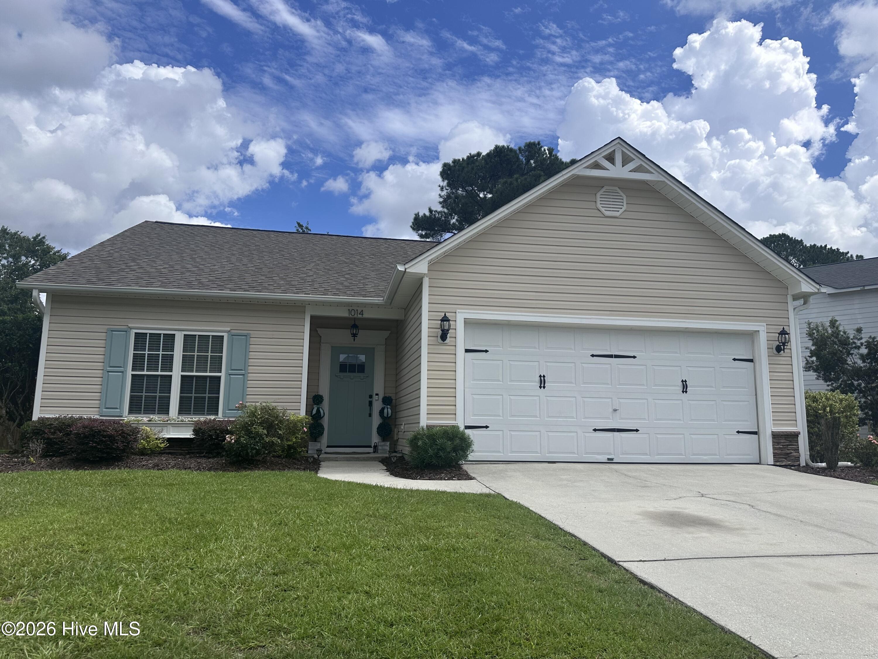 1014 Winterberry Circle Property Photo 1