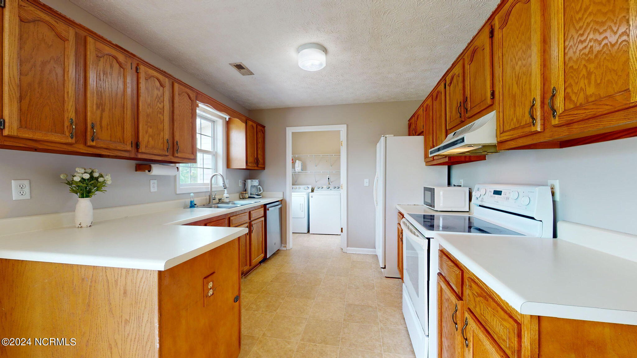 177 Avis Drive Property Photo 14