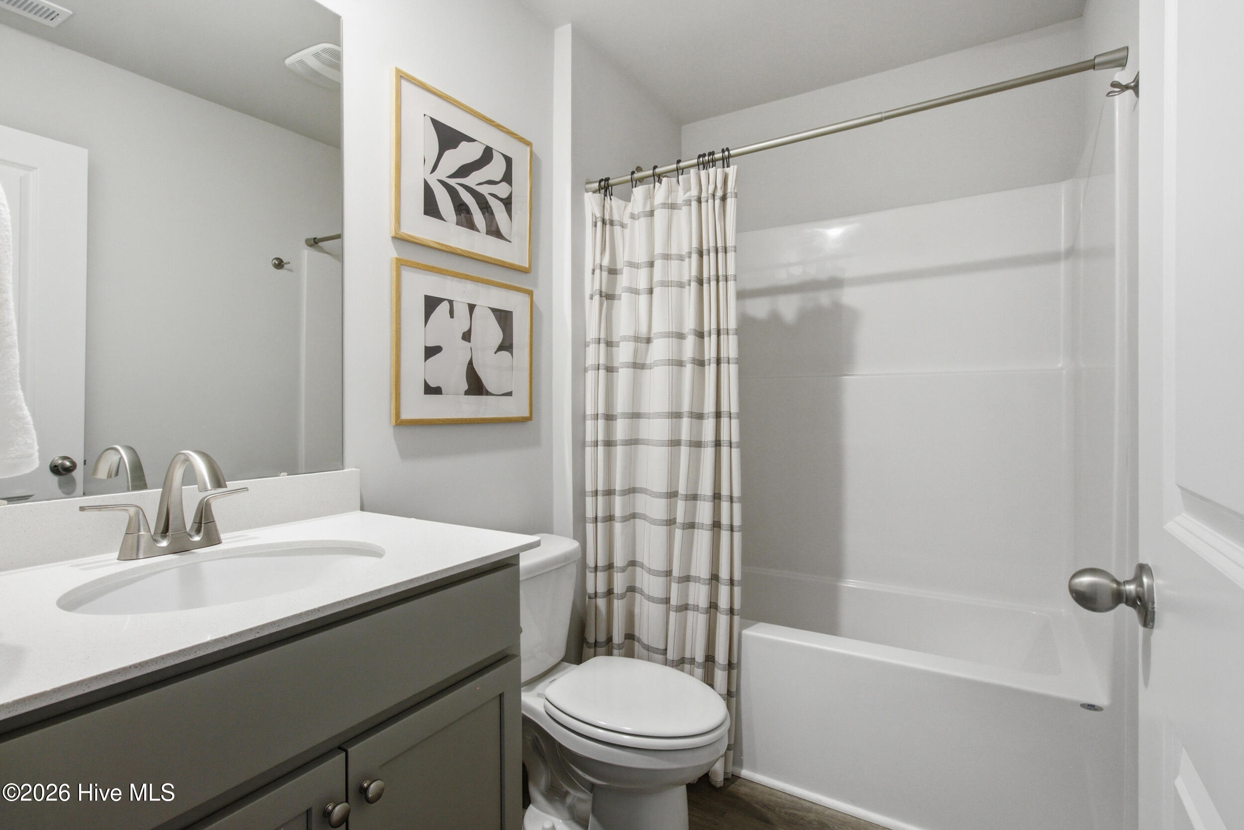 169 N Squires Lane Property Photo 13