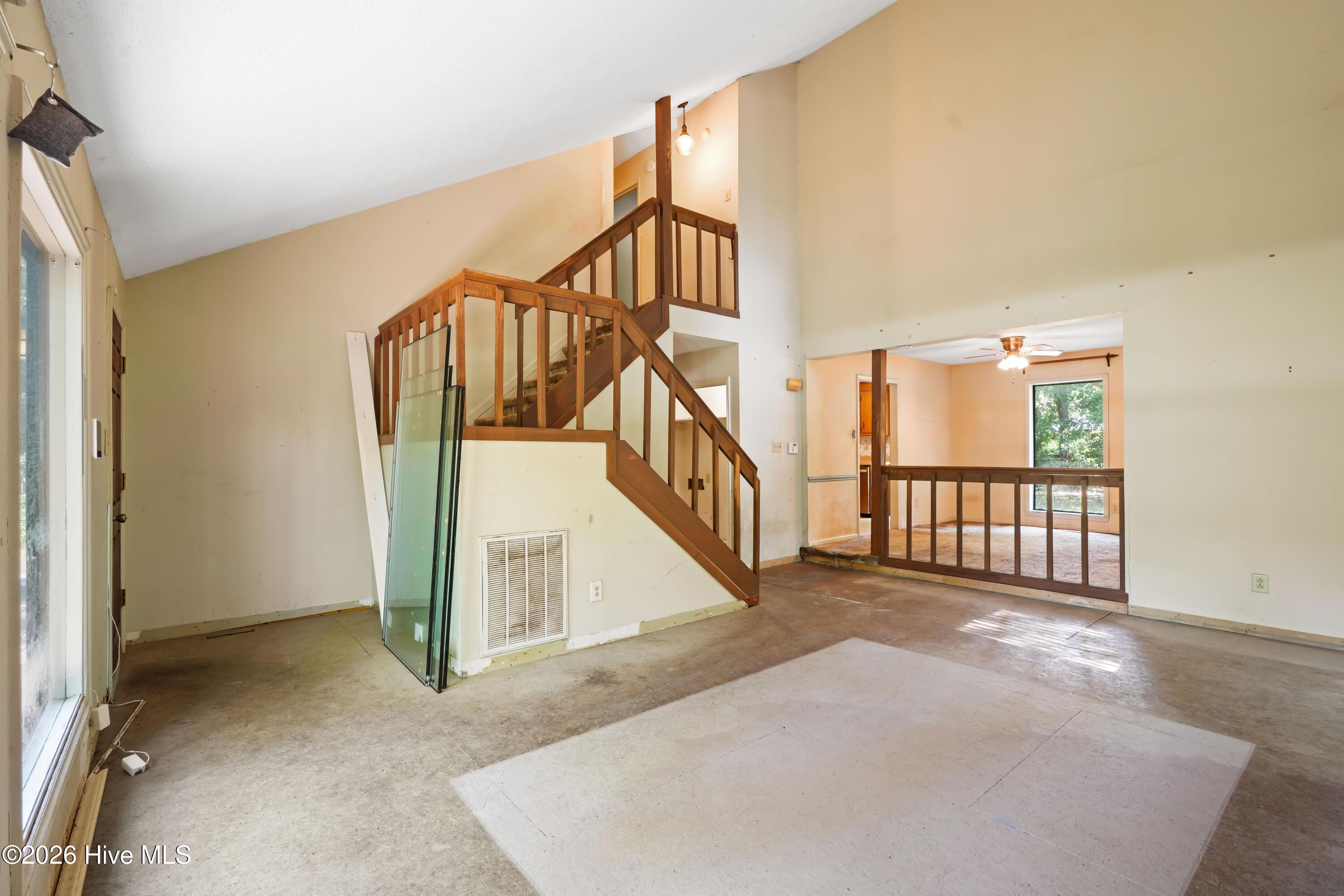 403 White Oak Road Property Photo 11