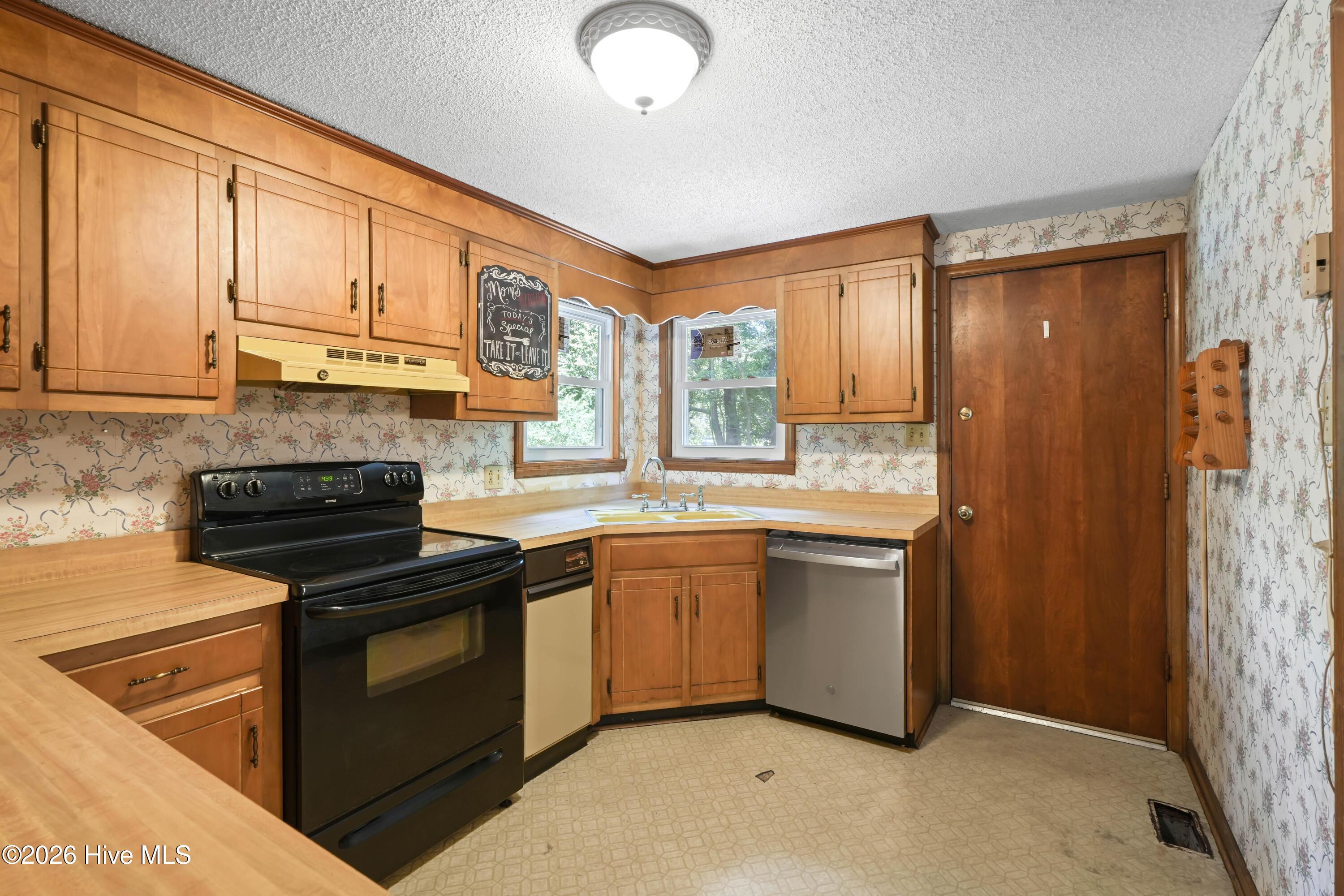 403 White Oak Road Property Photo 14