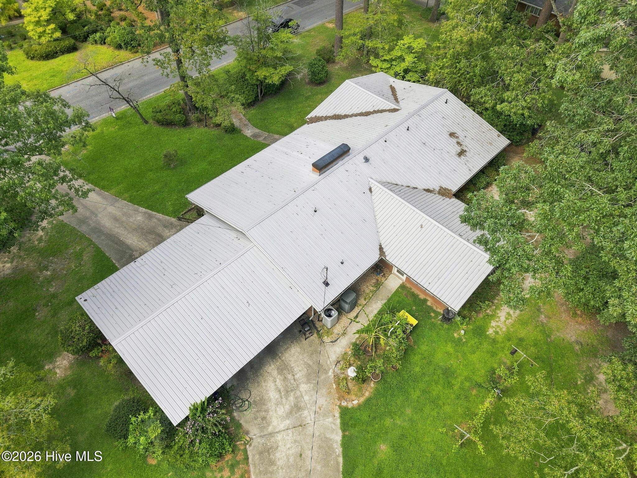 402 E Vance Street Property Photo 39