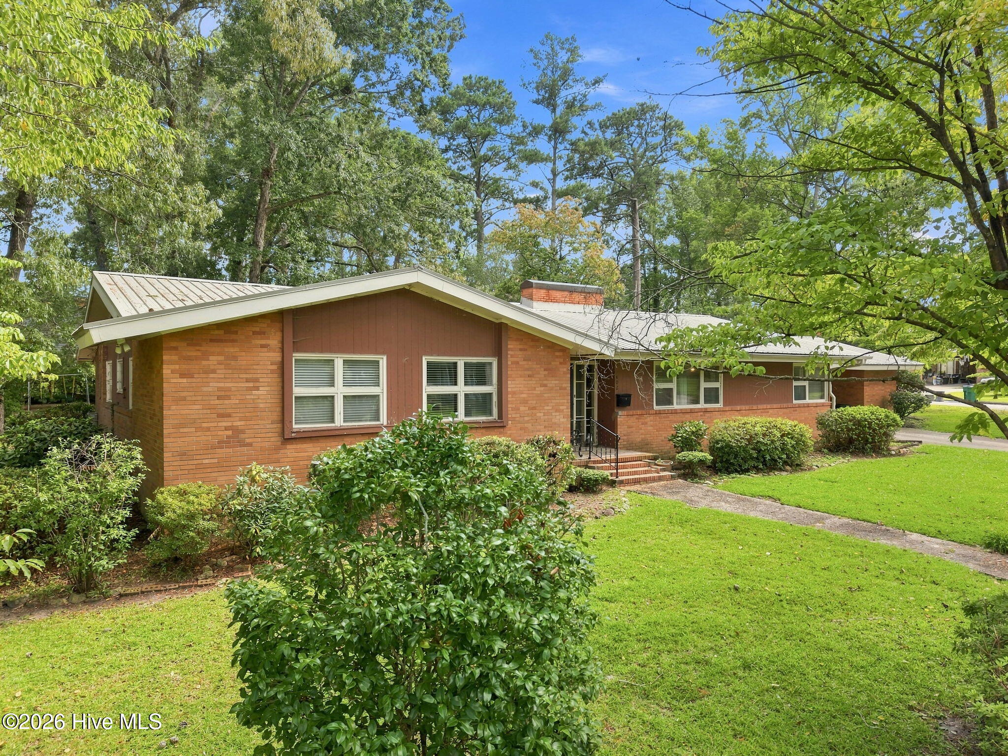 402 E Vance Street Property Photo 43