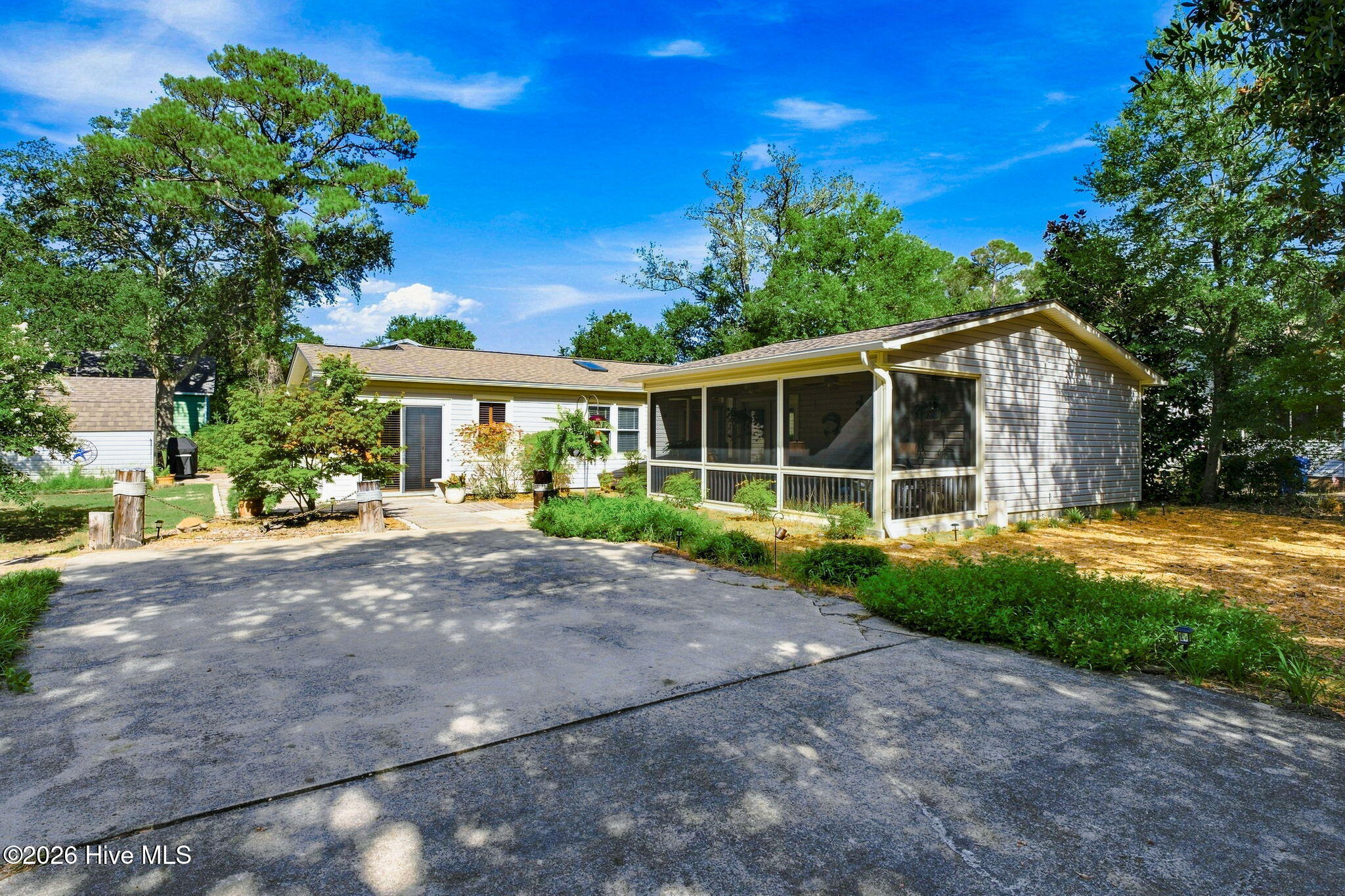 315 NE 40th Street Property Photo 1