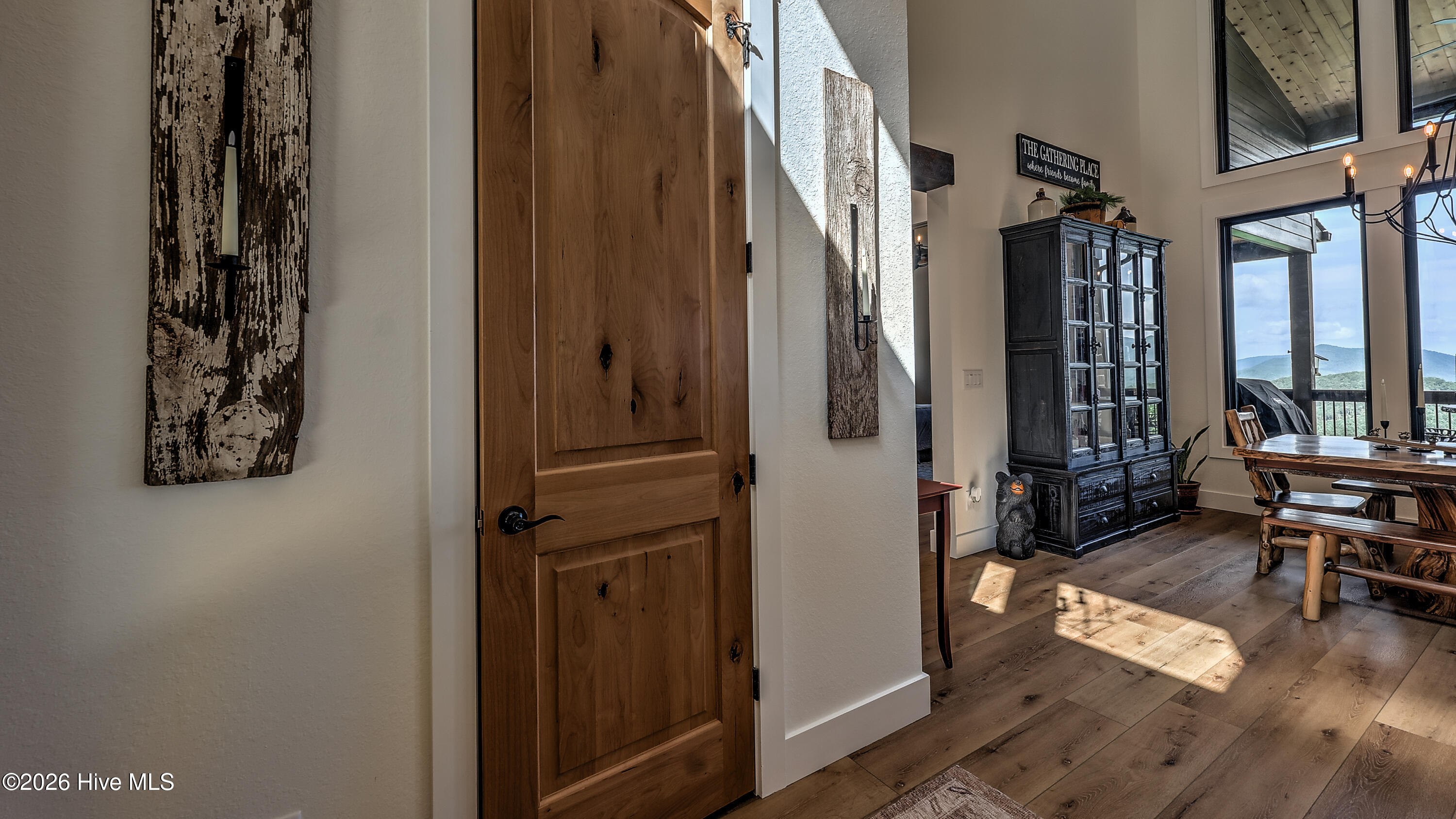 100 Little Den Lane Property Photo 4