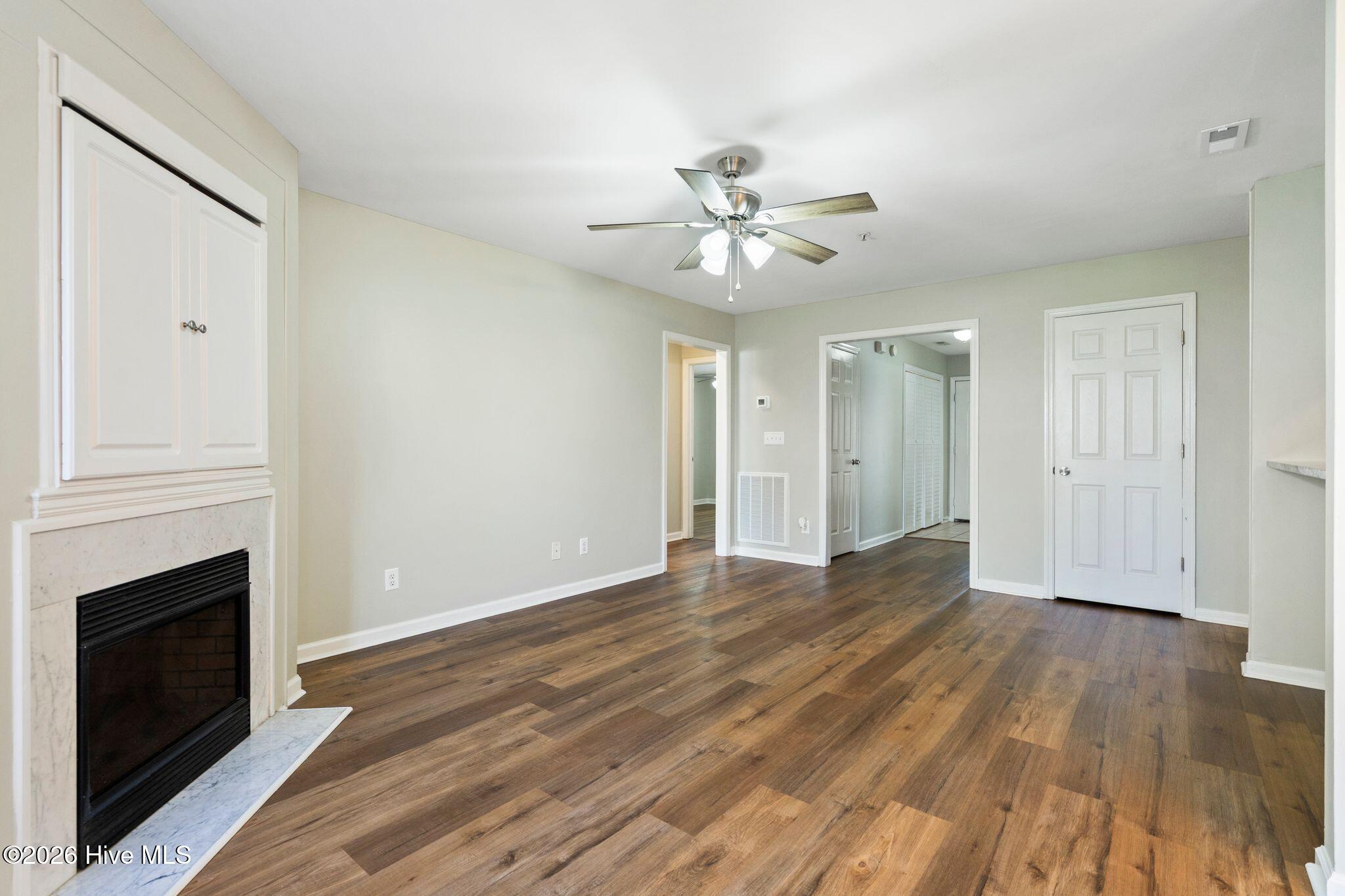 709 Summertime Lane C Property Photo 8