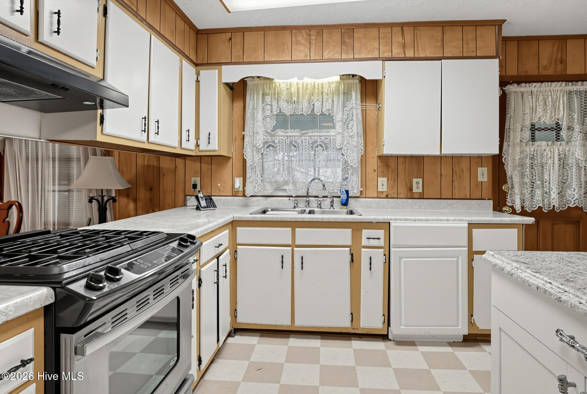 12621 Holly Lane Property Photo 10