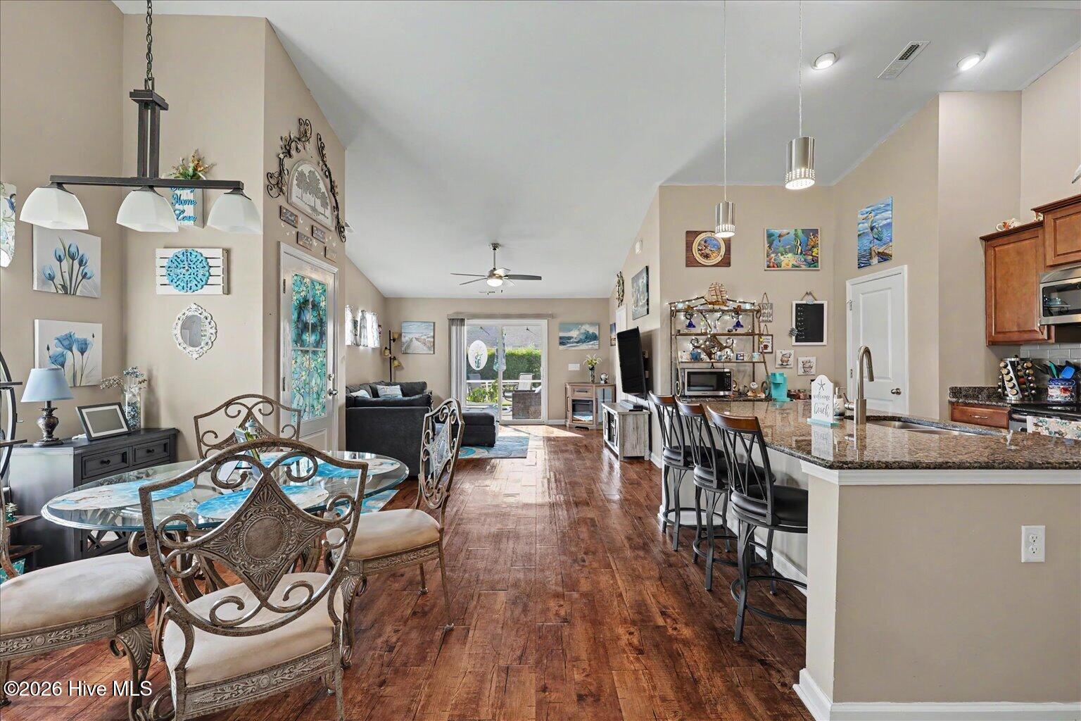 1092 Chadsey Lake Drive Property Photo 12