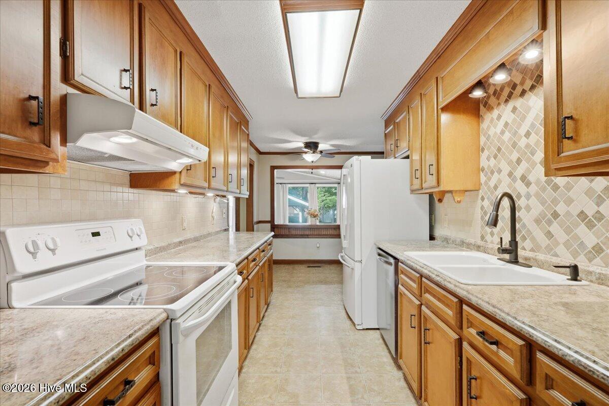 303 Mimosa Park Drive Property Photo 18