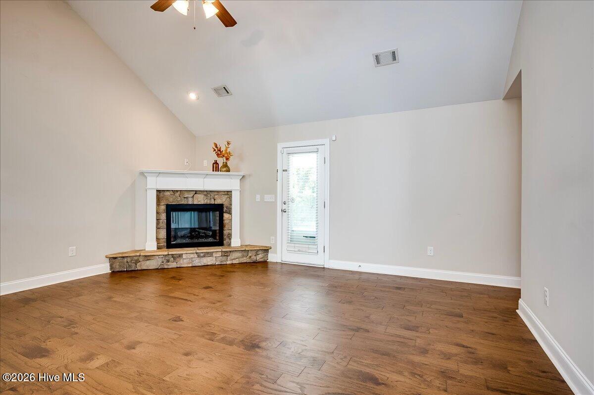 1213 Derby Lane Property Photo 9