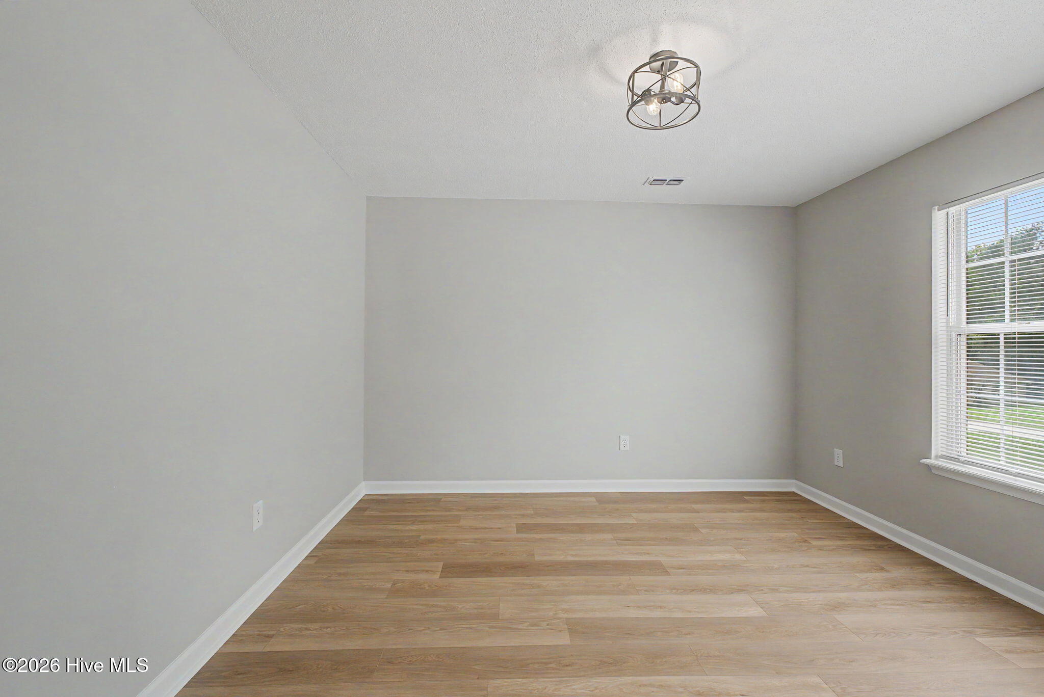 2933 Arrowwood Circle Property Photo 6