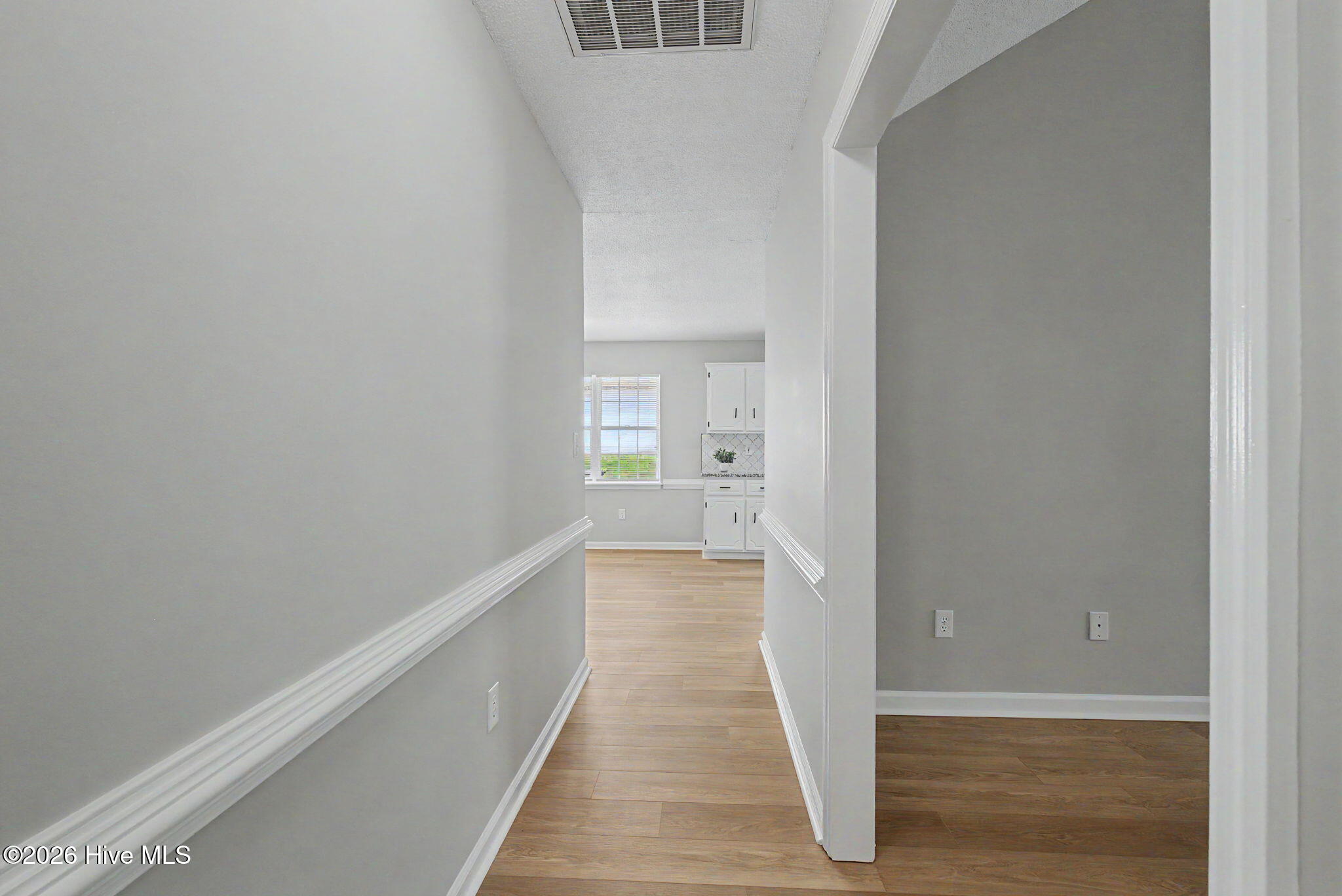 2933 Arrowwood Circle Property Photo 8