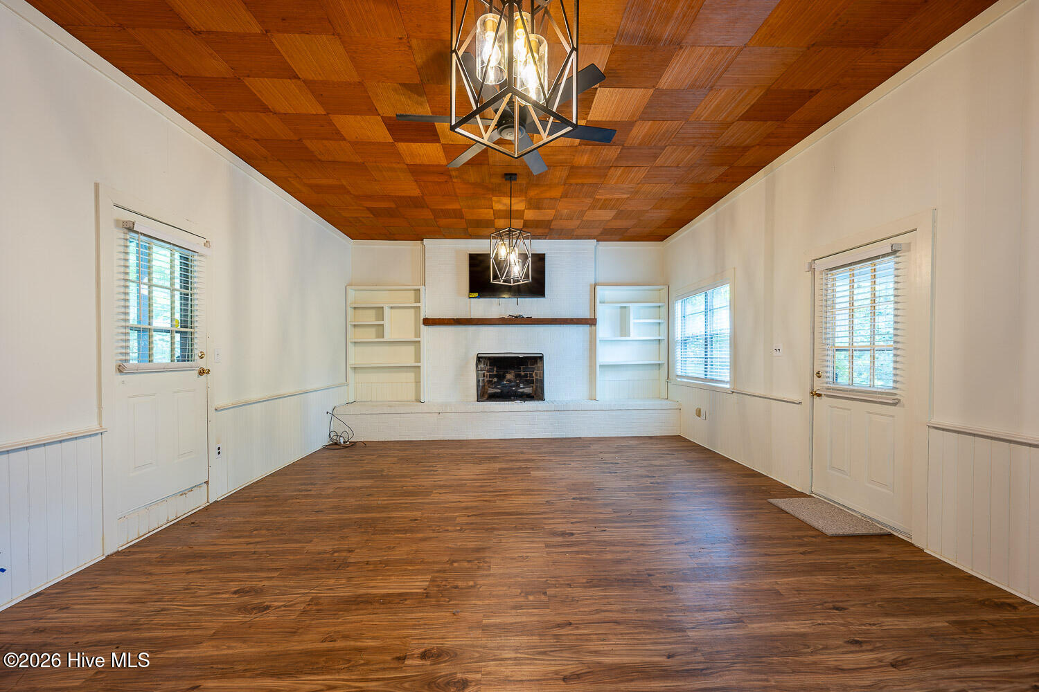 511 W 4th Street Property Photo 8