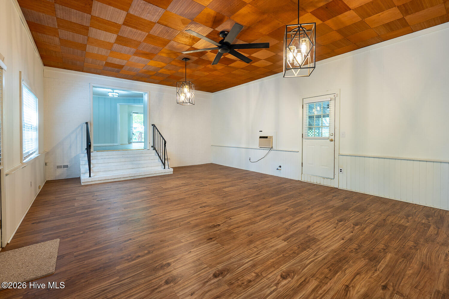 511 W 4th Street Property Photo 10
