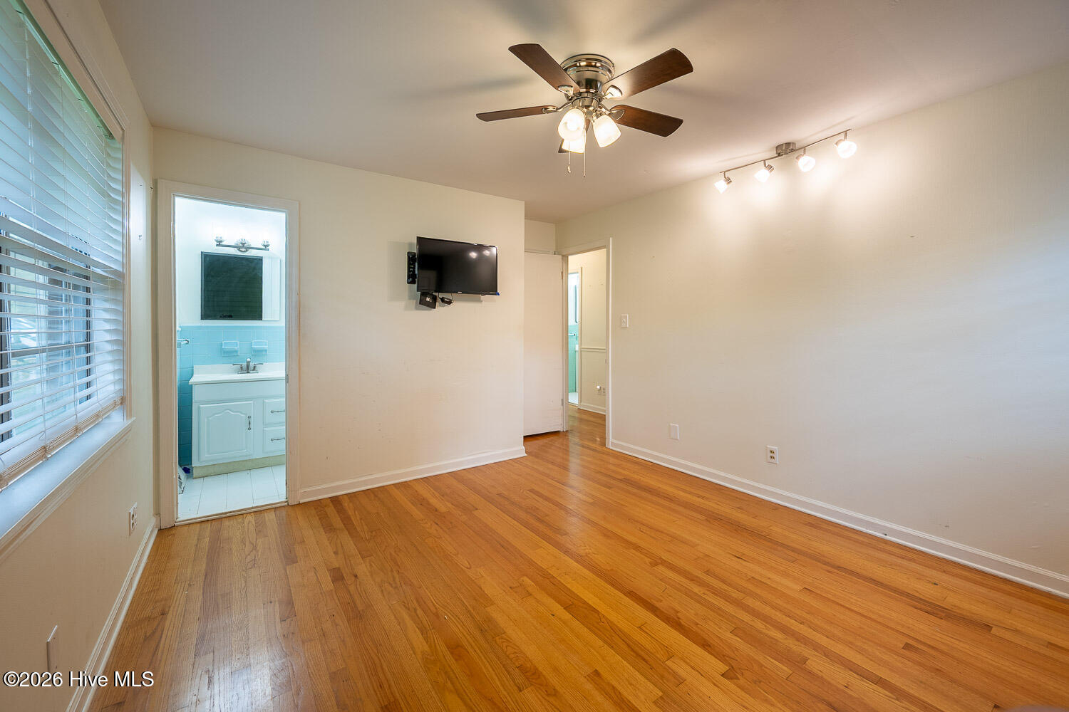 511 W 4th Street Property Photo 12