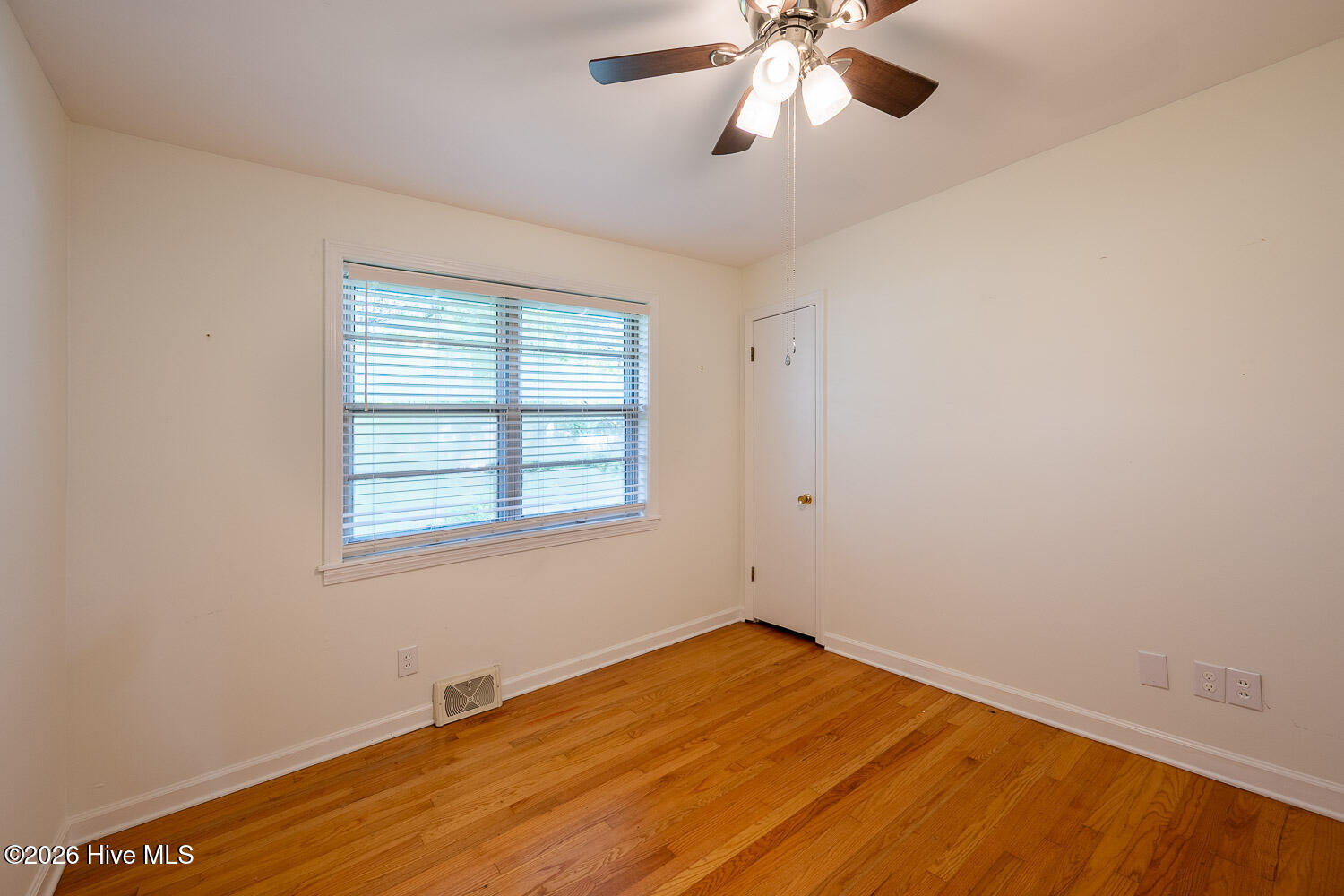 511 W 4th Street Property Photo 14