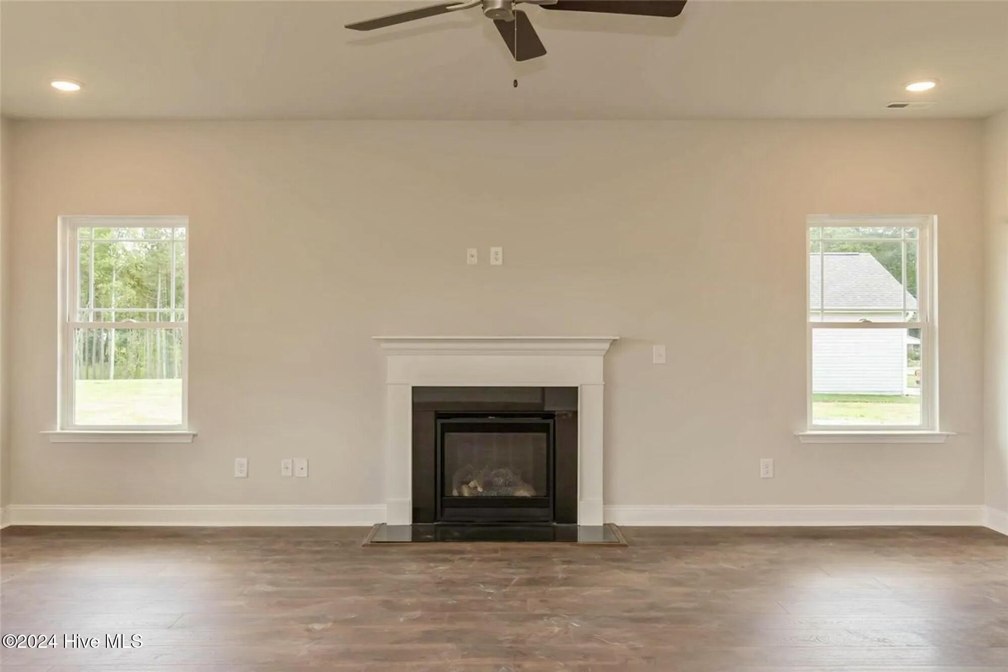 180 Seashore Street Property Photo 12