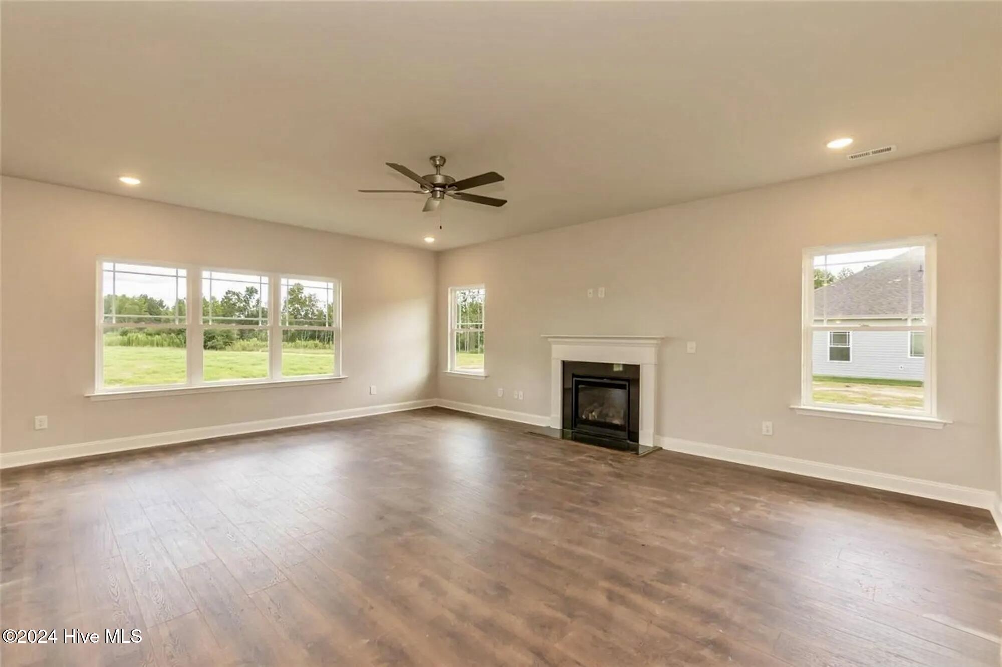 180 Seashore Street Property Photo 13
