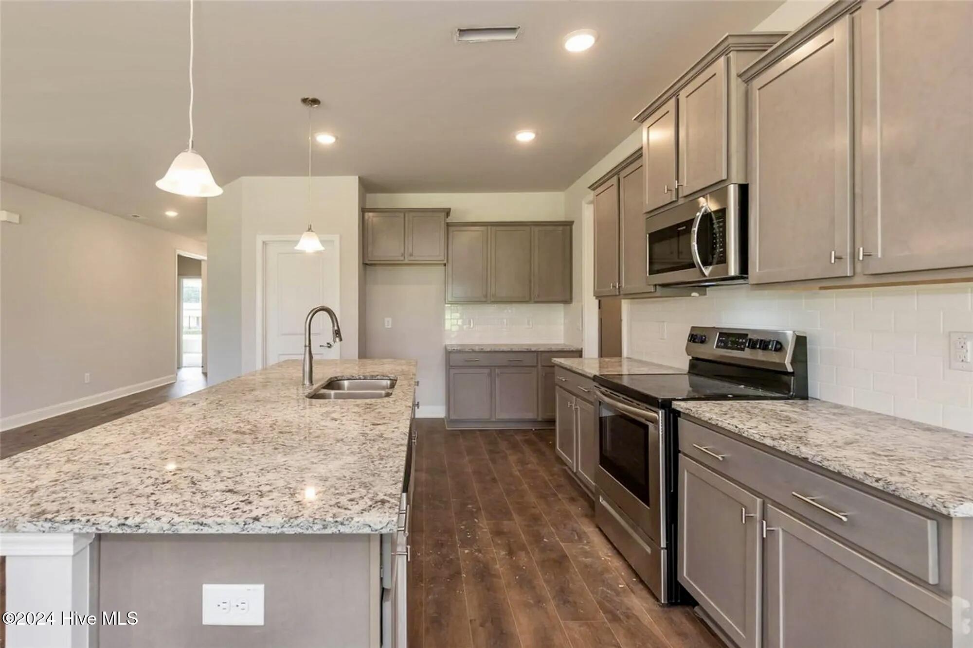 180 Seashore Street Property Photo 16