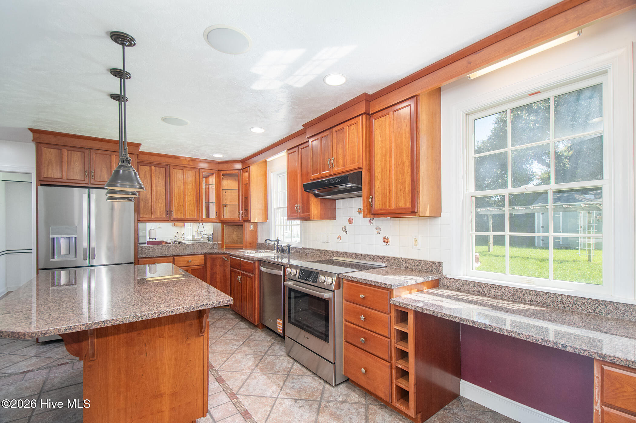201 Sycamore Drive Property Photo 8