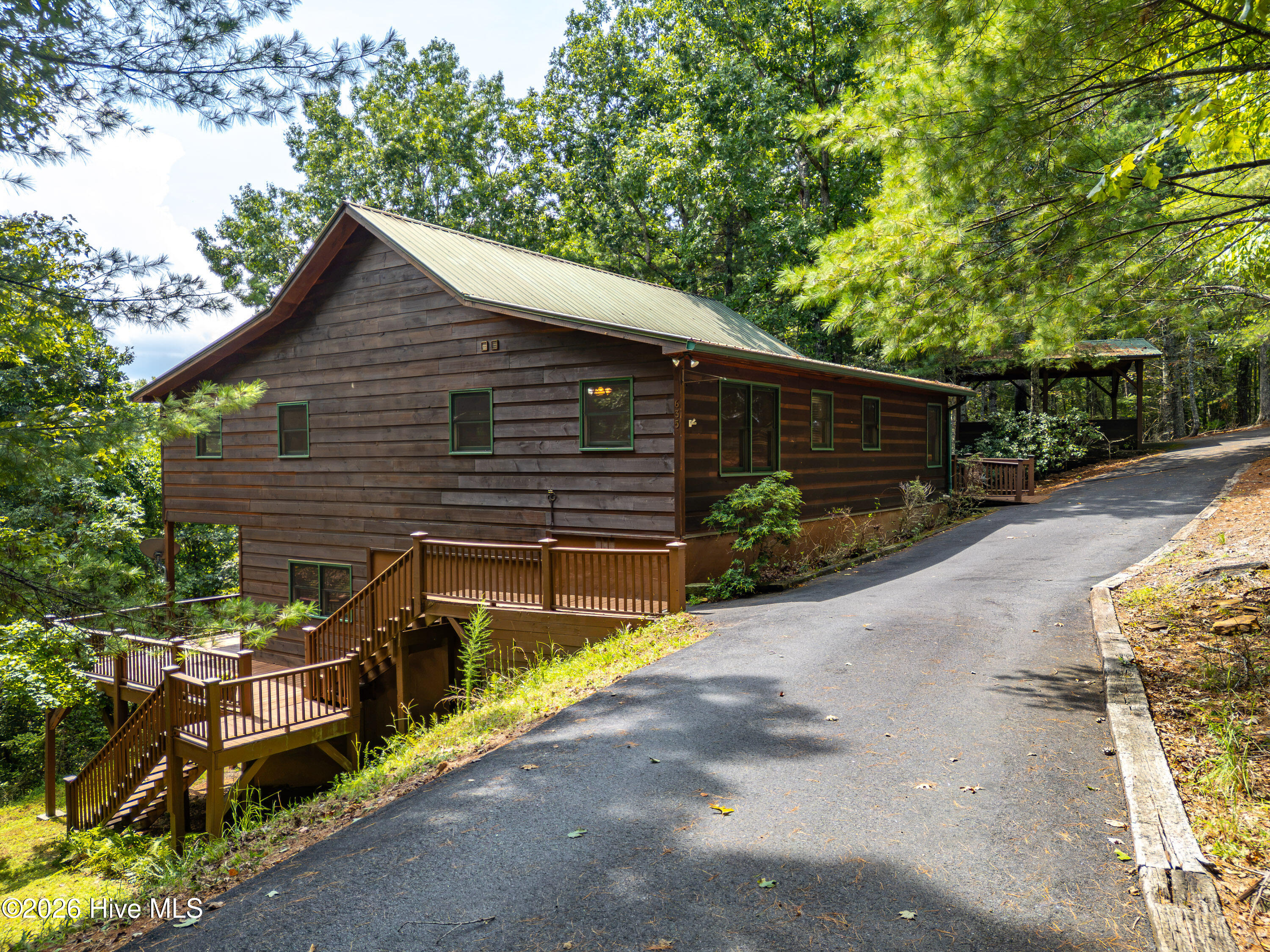 635 Brasstown View Road Property Photo 1
