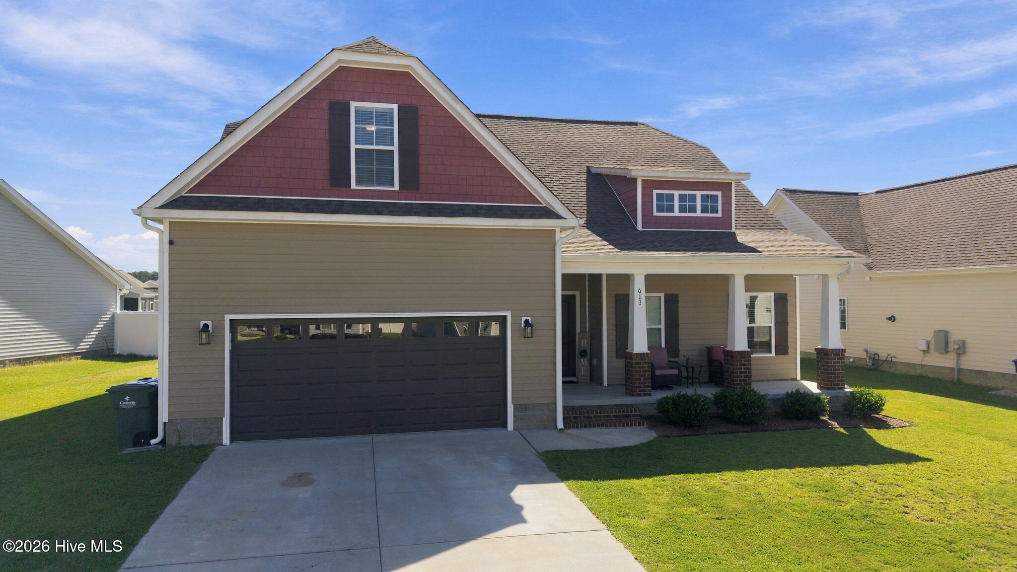 613 Knoll Circle Property Photo 1