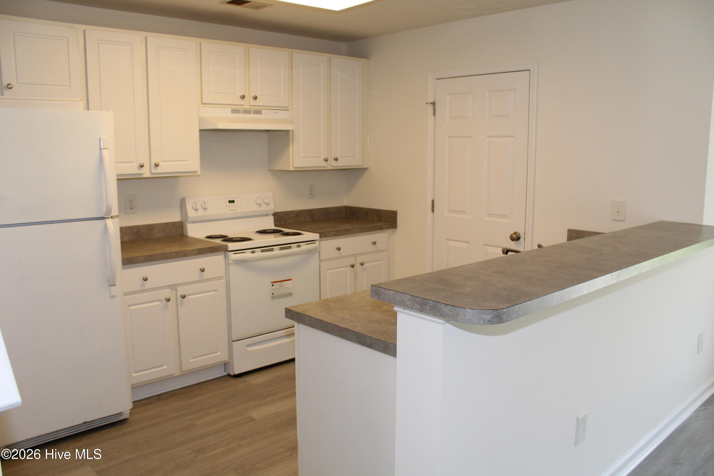 132 Cobblers Circle Property Photo 7