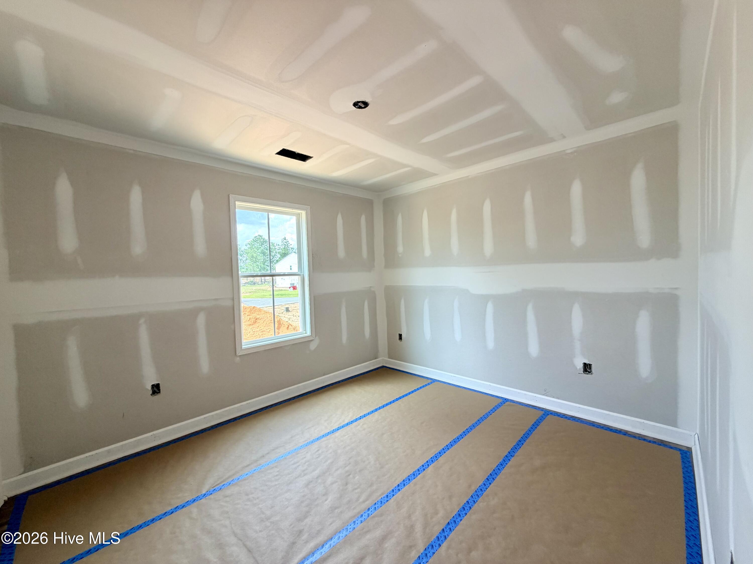 585 Property Photo 46