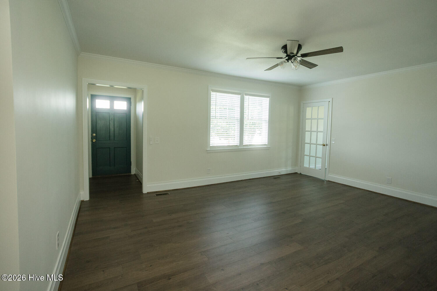 201 E Arlington Heights Property Photo 5