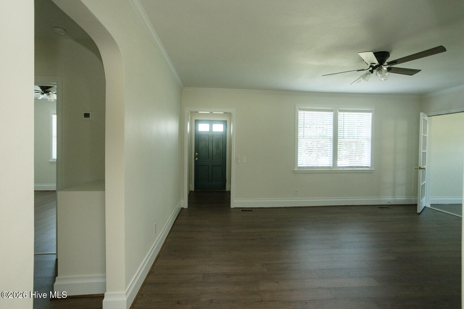 201 E Arlington Heights Property Photo 6