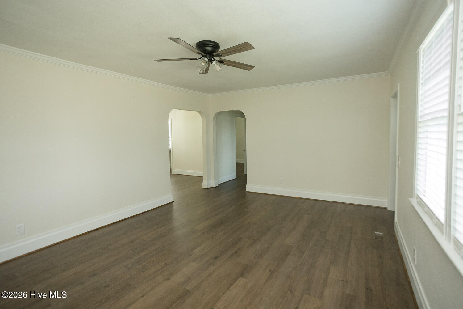 201 E Arlington Heights Property Photo 9