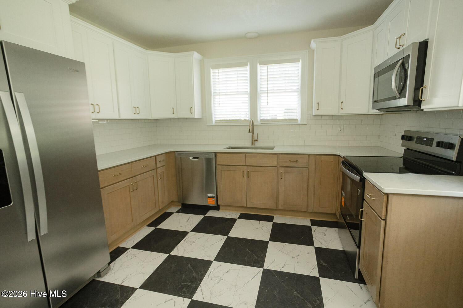 201 E Arlington Heights Property Photo 14