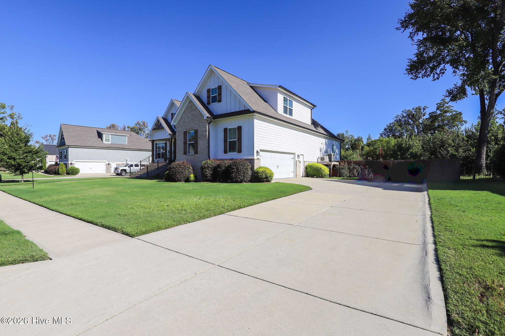 593 River North Drive Property Photo 3