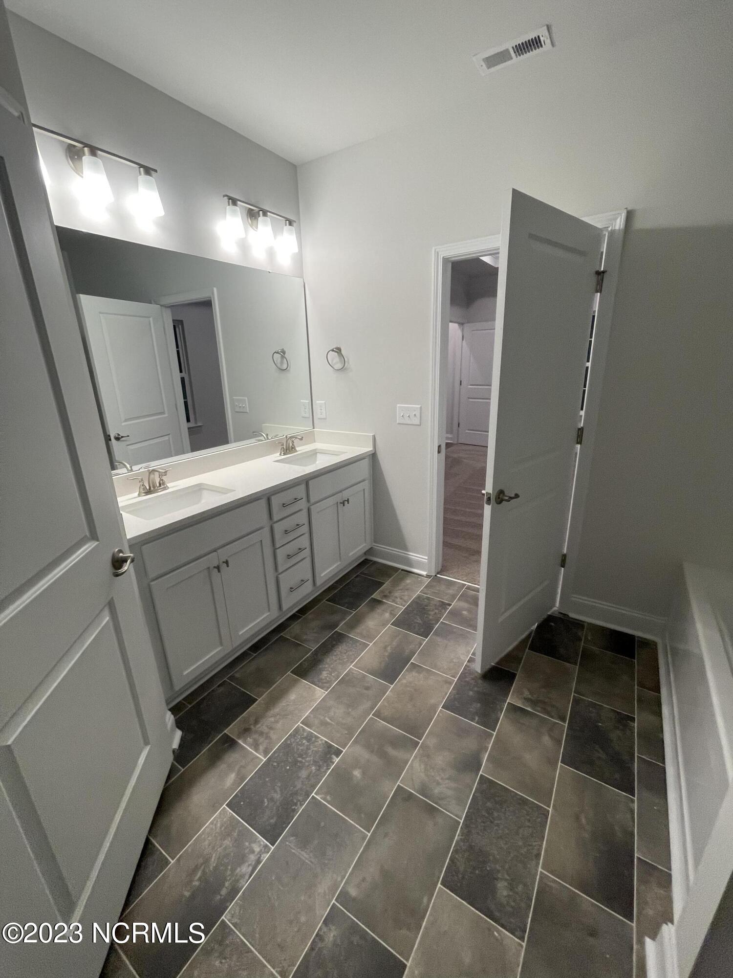 6117 Gondolier Drive Property Photo 10