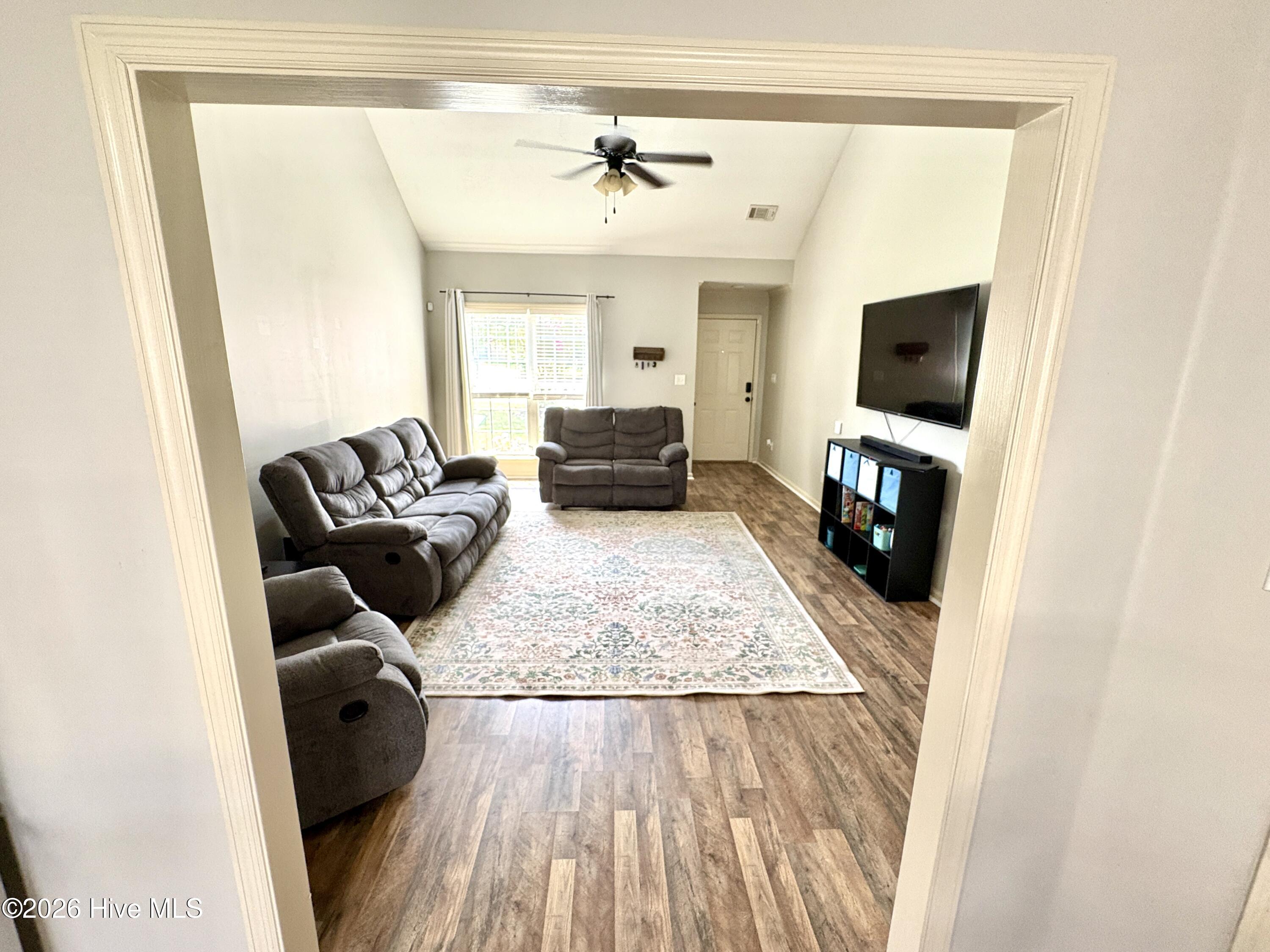 1077 Grove Landing Lane Property Photo 9