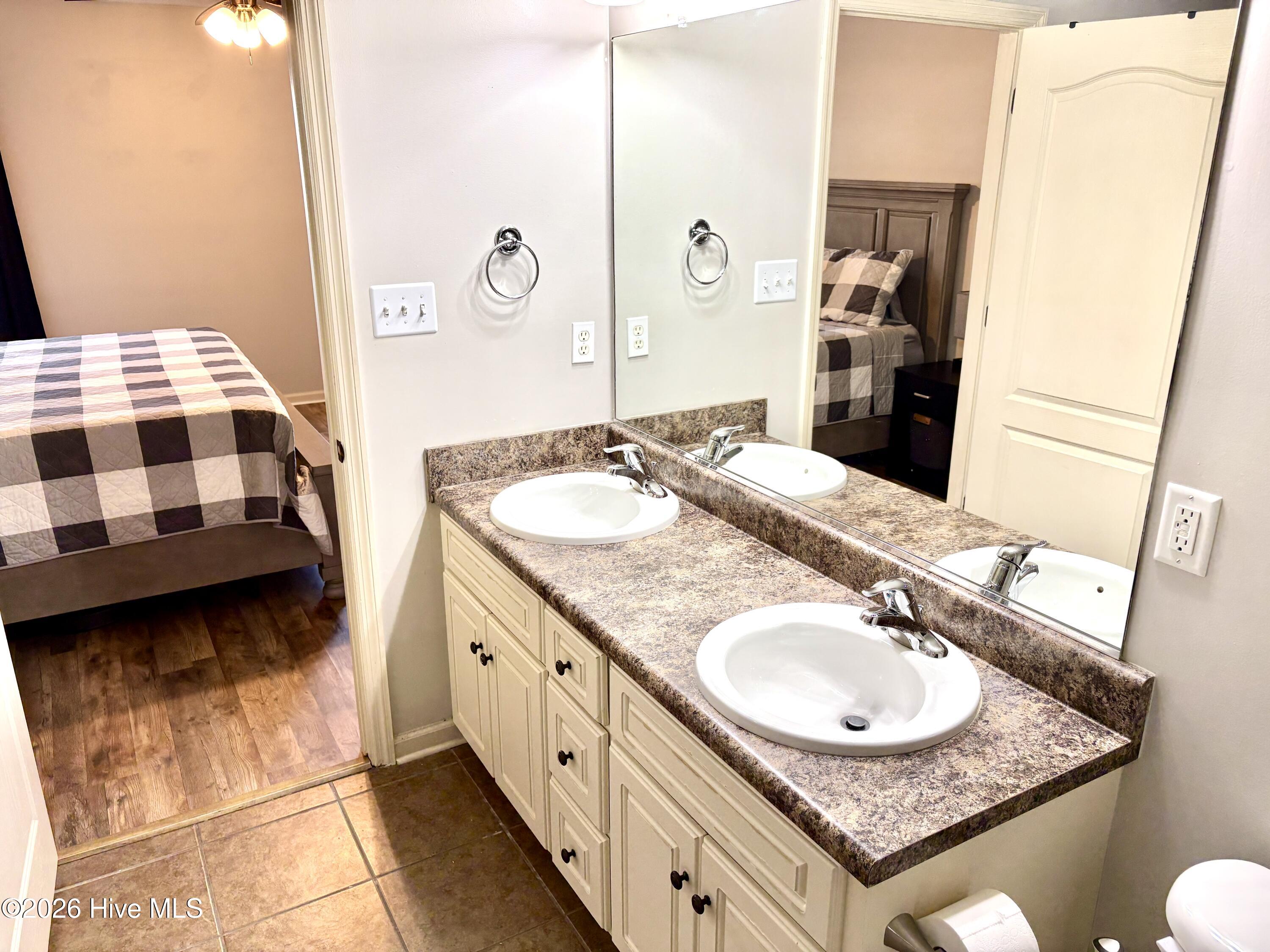 1077 Grove Landing Lane Property Photo 20