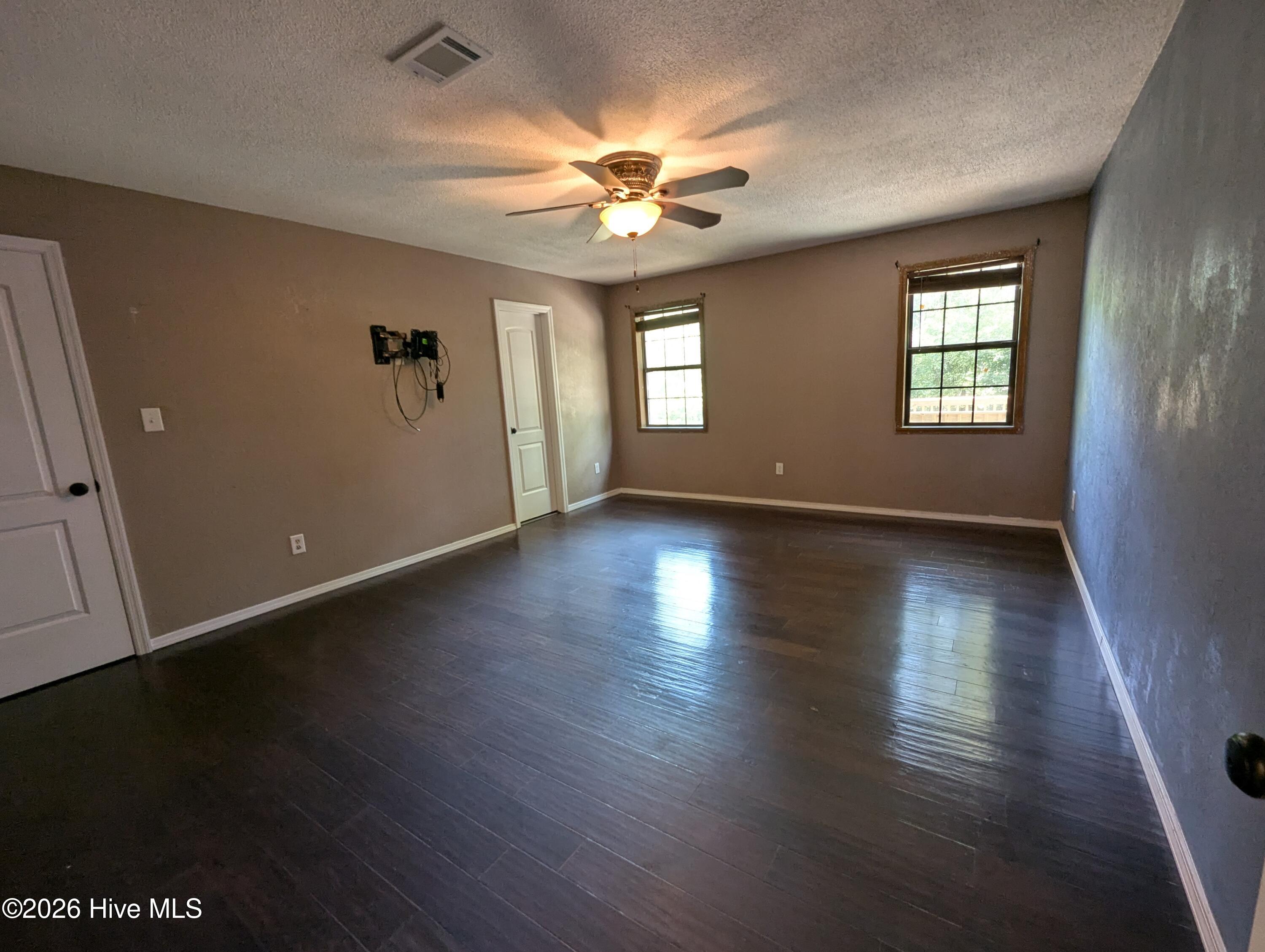 190 Lee Court Property Photo 8