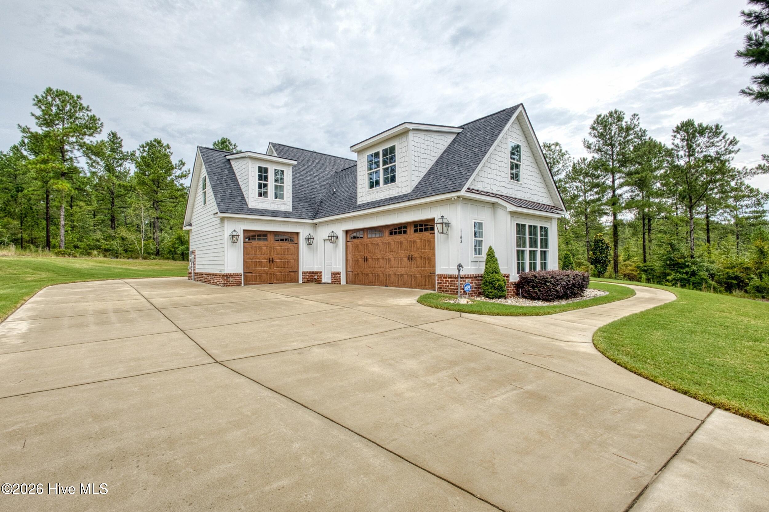 1103 Drayton Court Property Photo 8