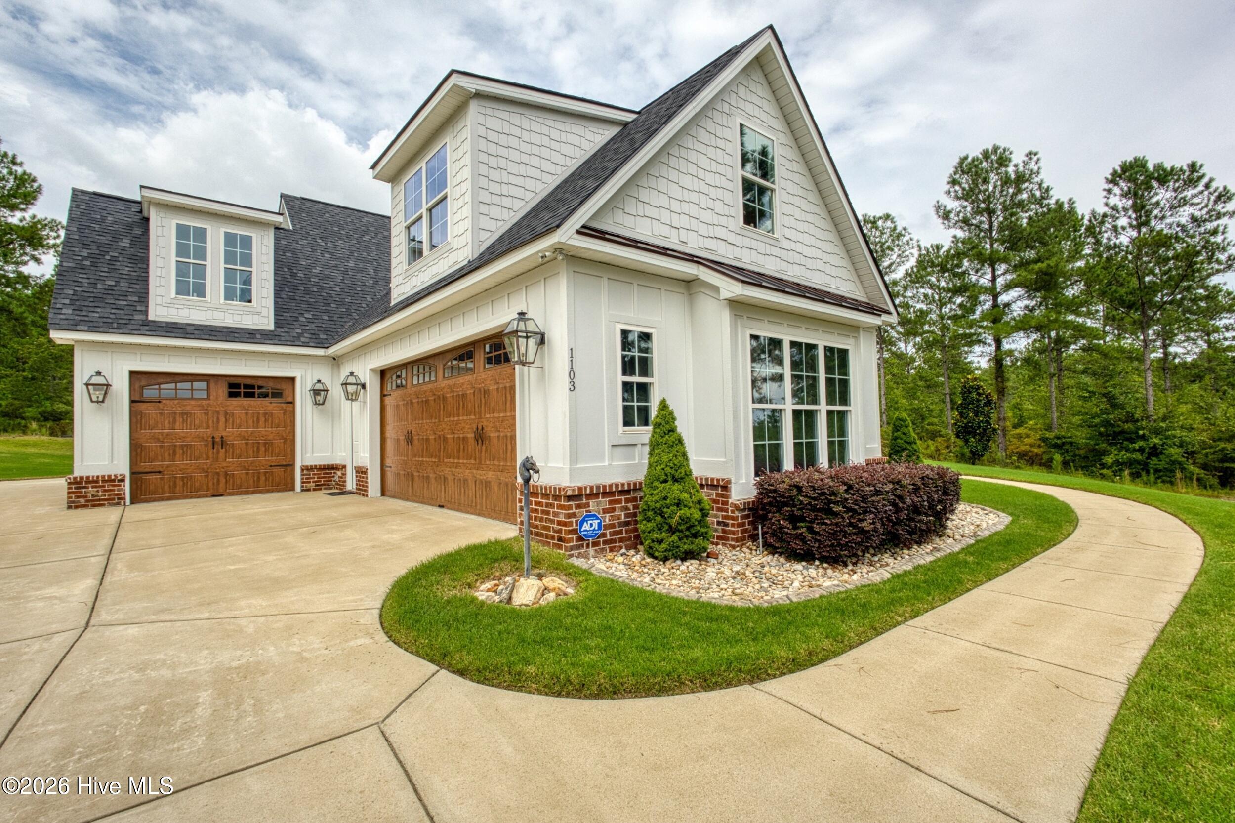 1103 Drayton Court Property Photo 9