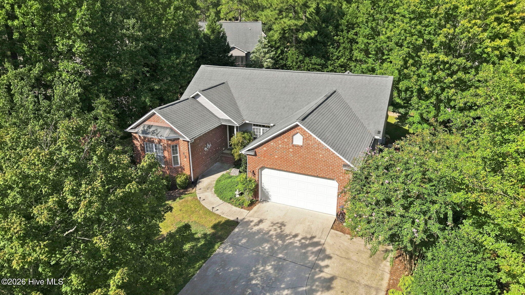 30 Lake View Drive E Property Photo 17